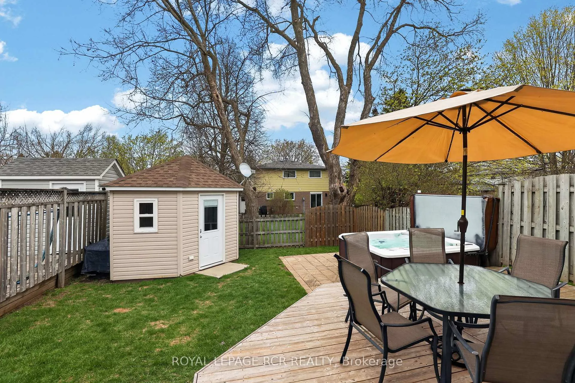 Photo 35 of 53 Carlton Drive, Orangeville — HOMEH
