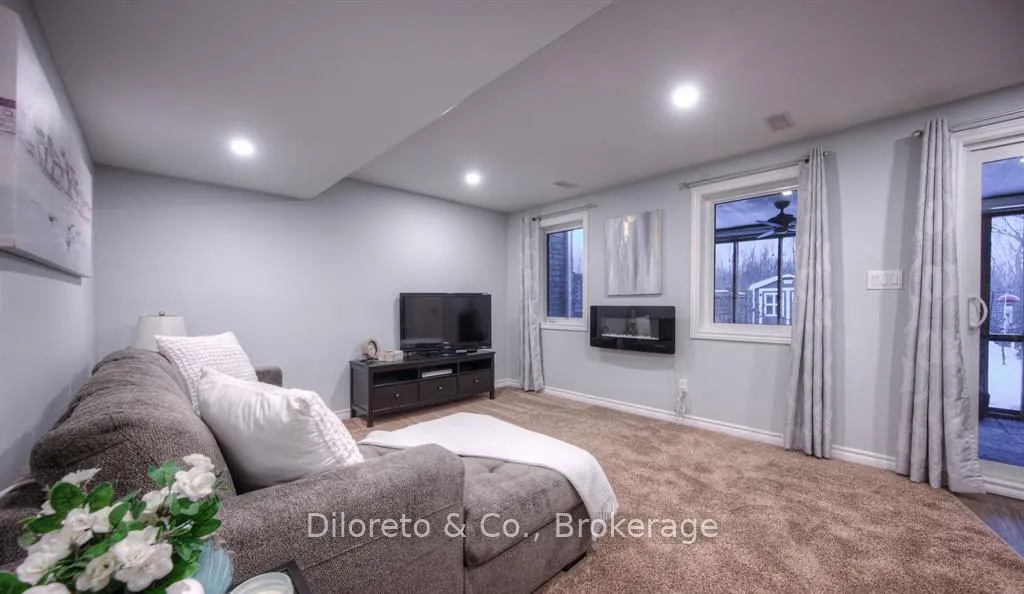 Photo 11 of Unit 7, 125 Blackbridge Road, Cambridge, Silver Heights — HOMEH