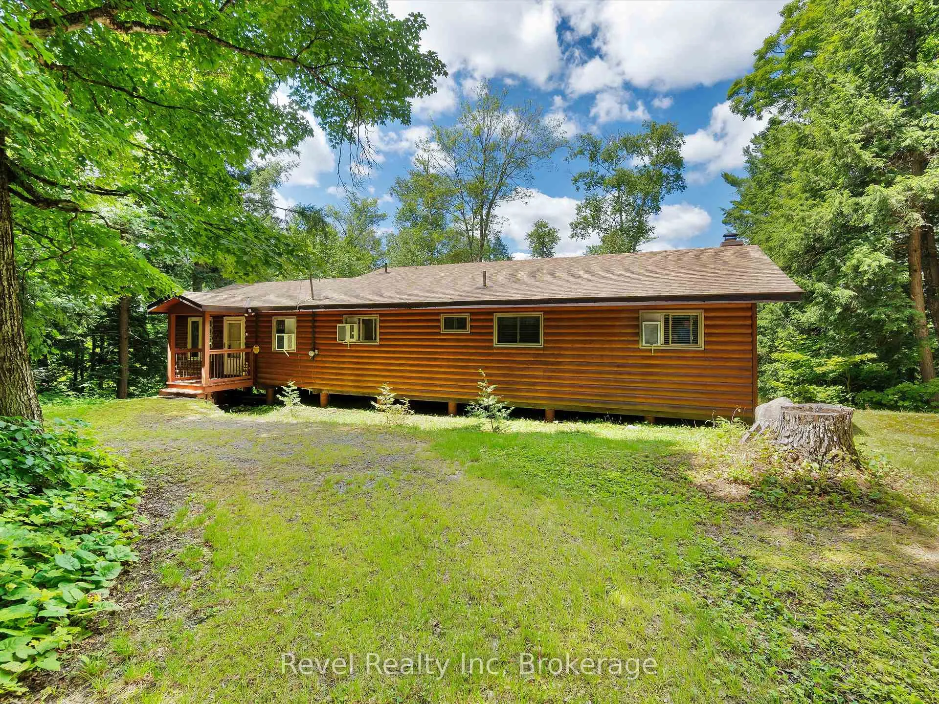 Photo 3 of 1022 Bird Lake Crescent, Bracebridge, Oakley — HOMEH