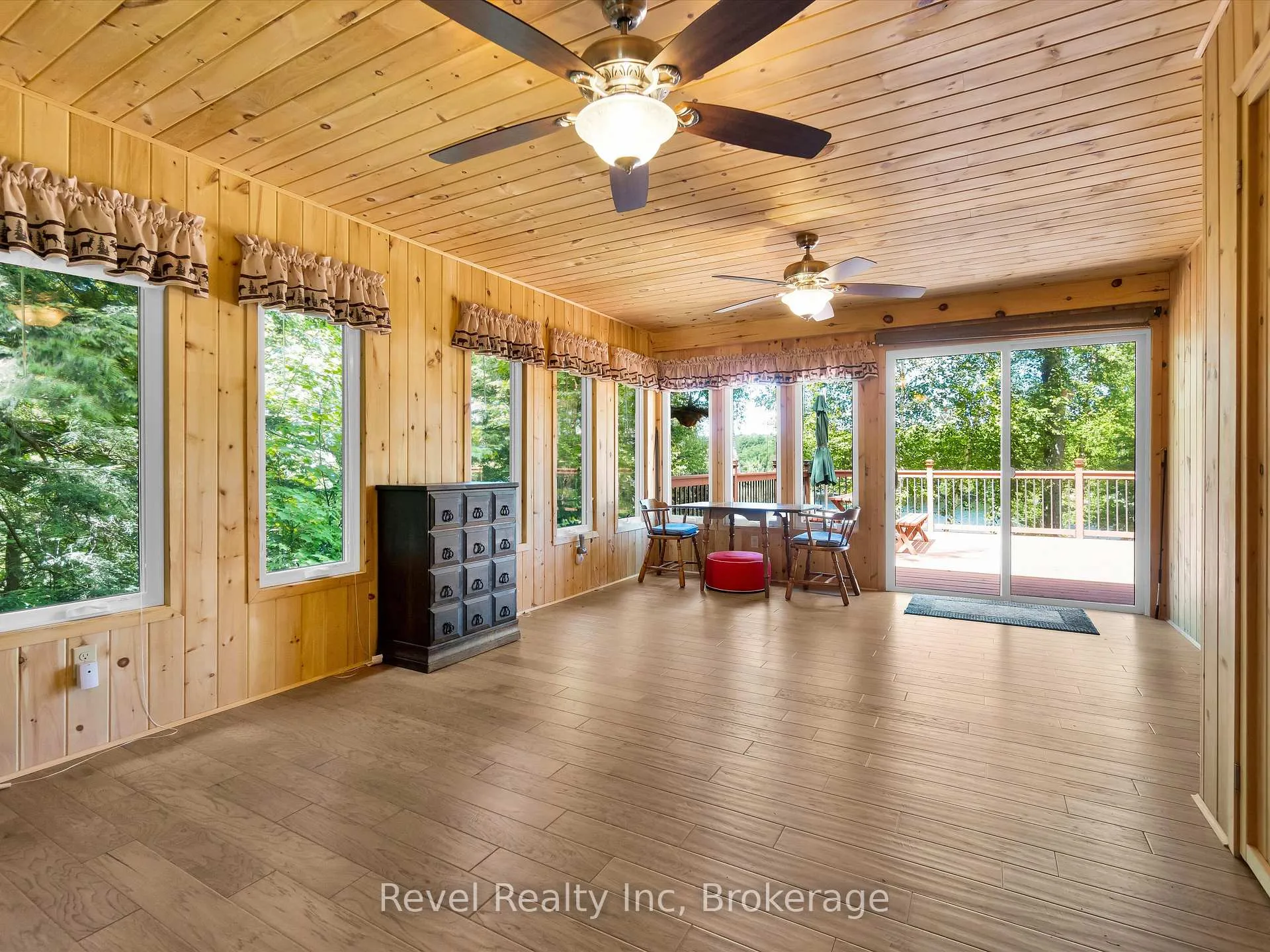 Photo 6 of 1022 Bird Lake Crescent, Bracebridge, Oakley — HOMEH