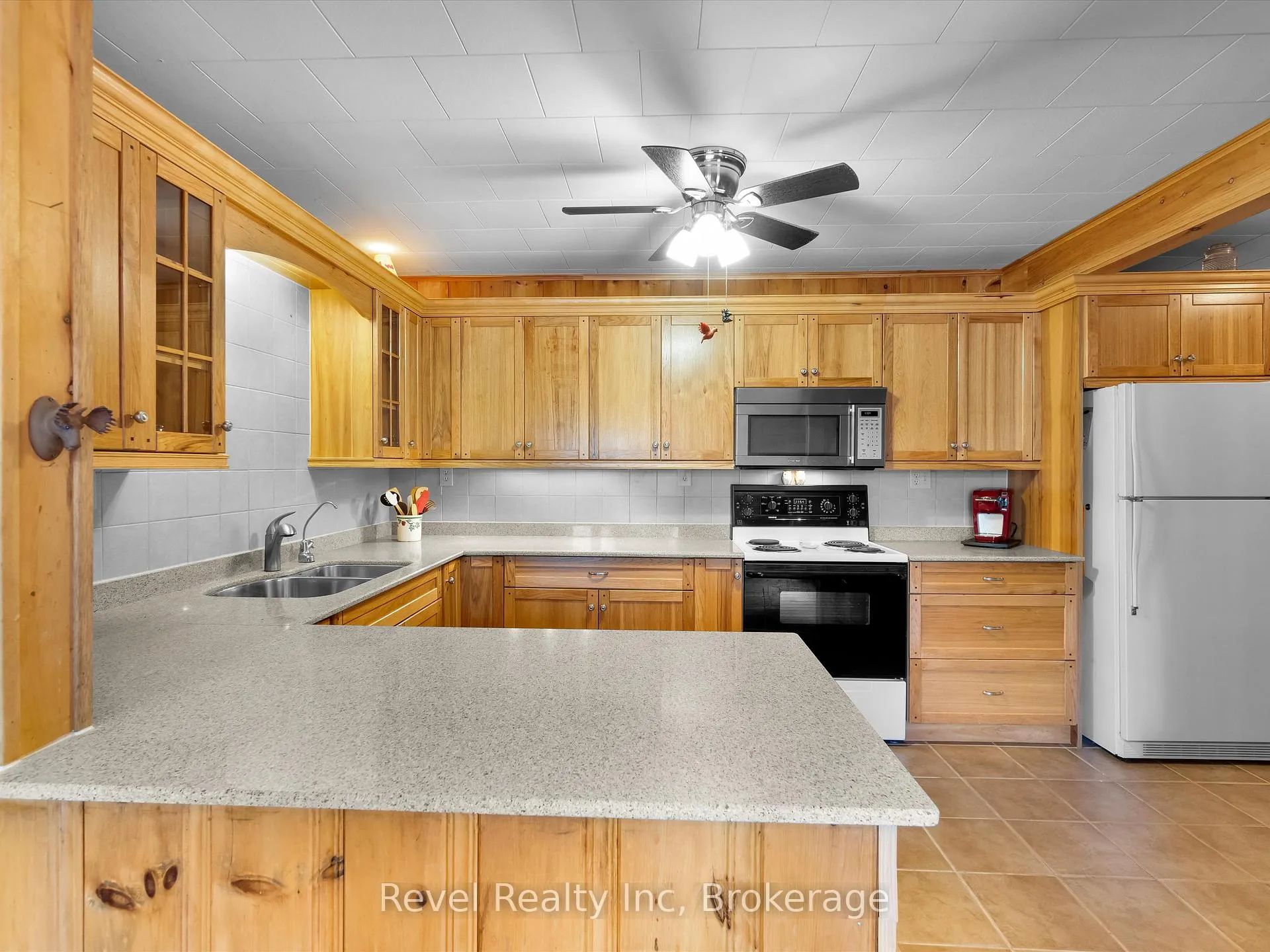 Photo 9 of 1022 Bird Lake Crescent, Bracebridge, Oakley — HOMEH