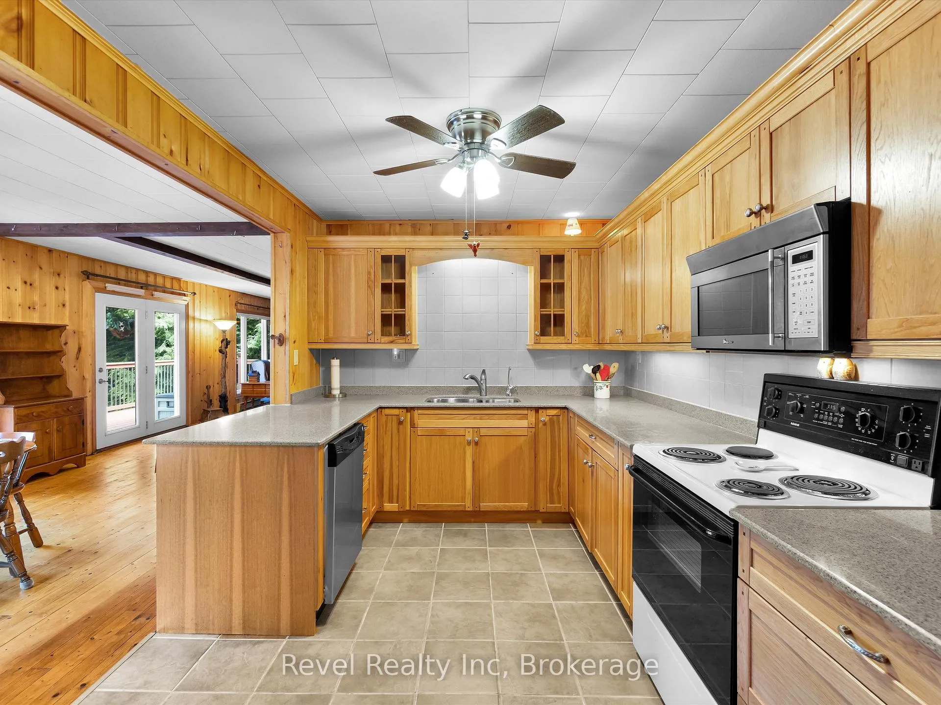 Photo 10 of 1022 Bird Lake Crescent, Bracebridge, Oakley — HOMEH