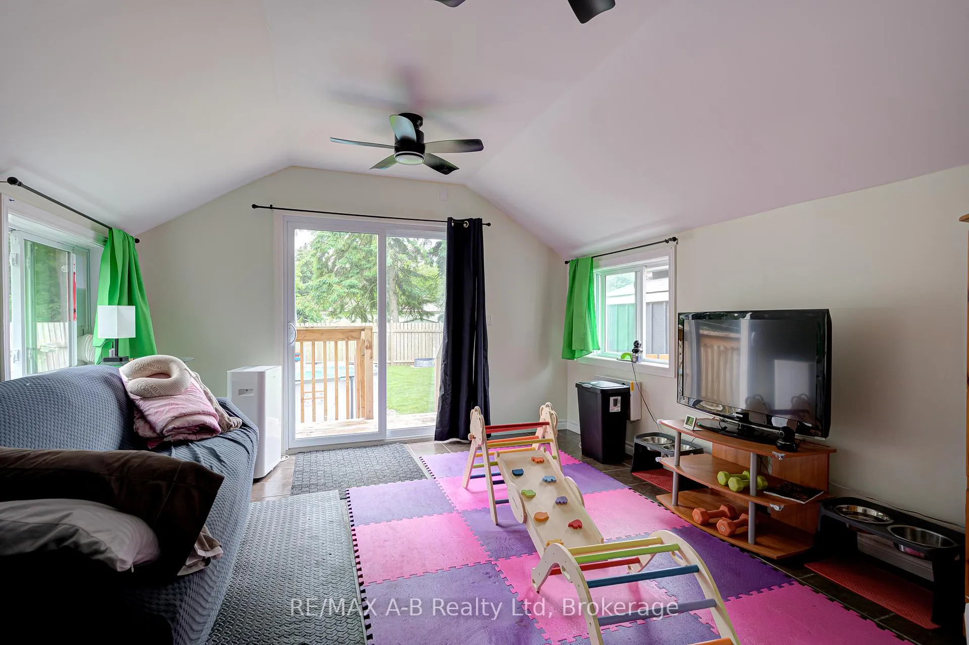 Photo 29 of 40 Blenheim Street, West Perth, Mitchell — HOMEH