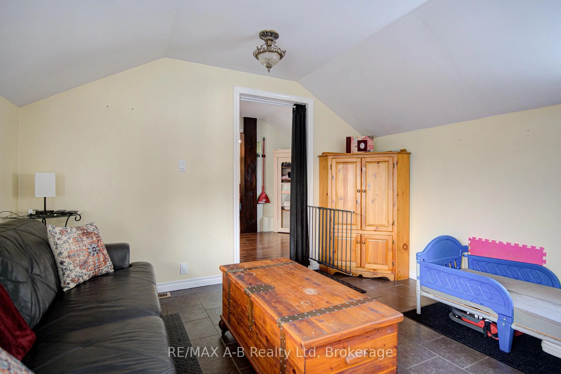 Photo 36 of 40 Blenheim Street, West Perth, Mitchell — HOMEH