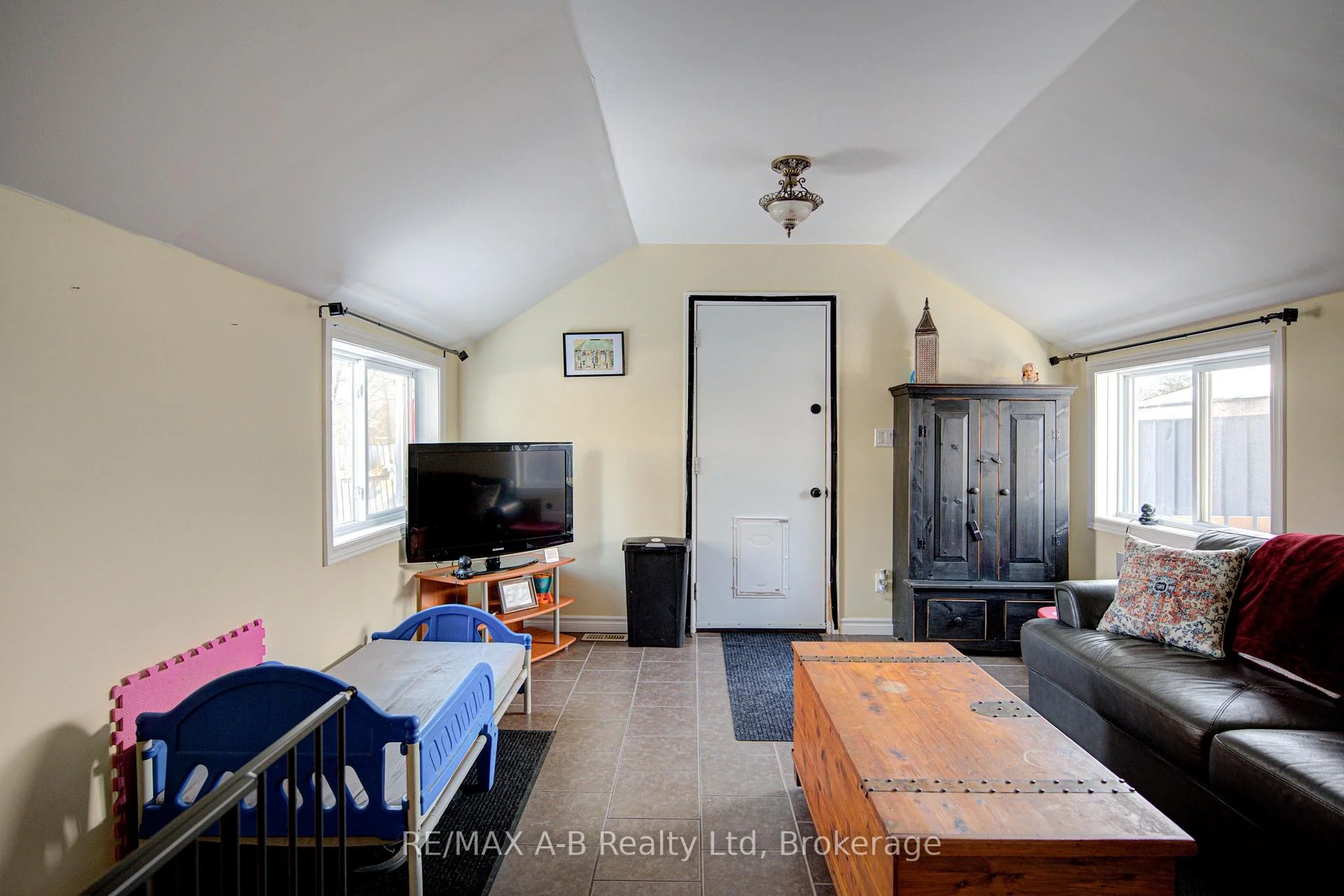 Photo 38 of 40 Blenheim Street, West Perth, Mitchell — HOMEH