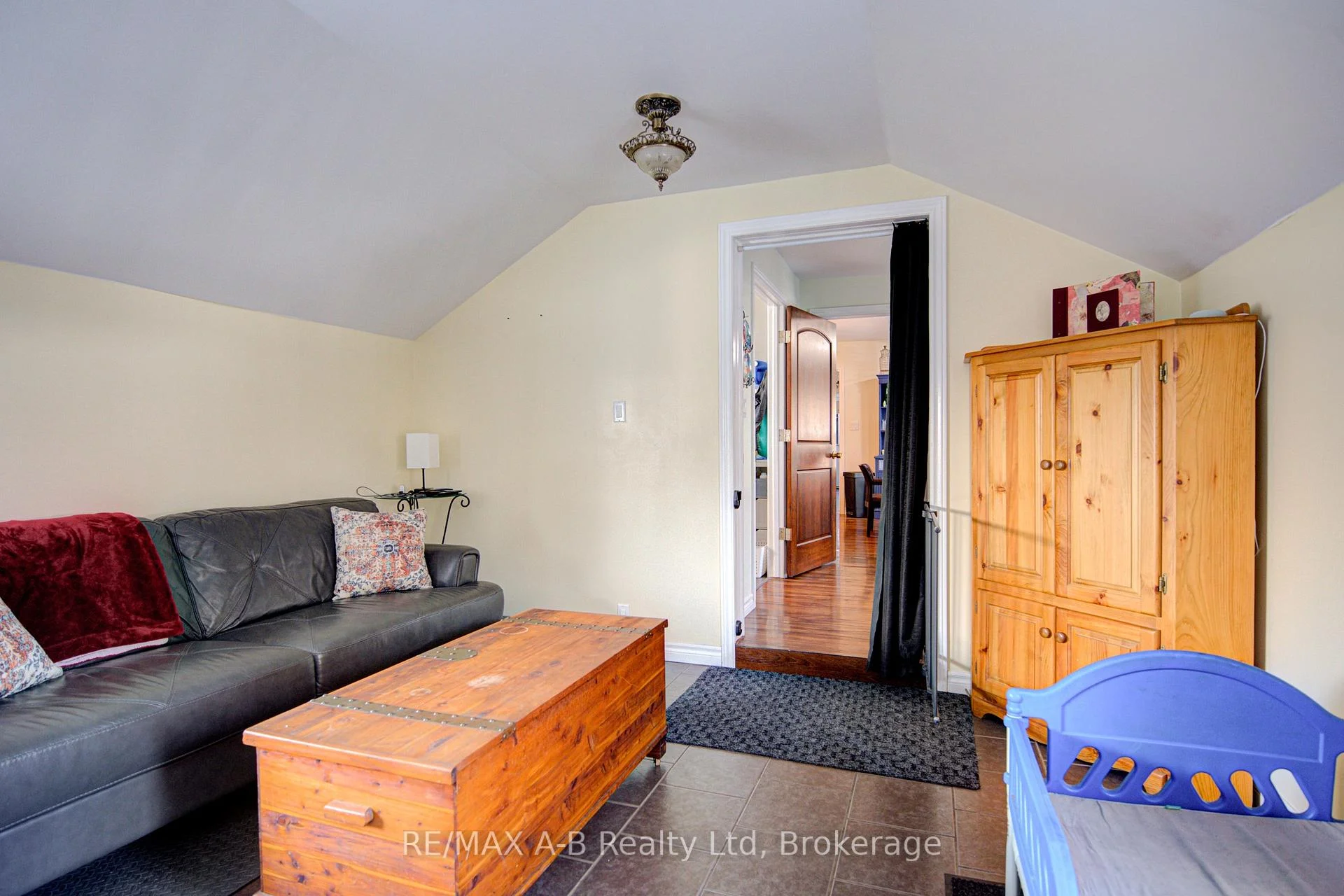 Photo 54 of 40 Blenheim Street, West Perth, Mitchell — HOMEH