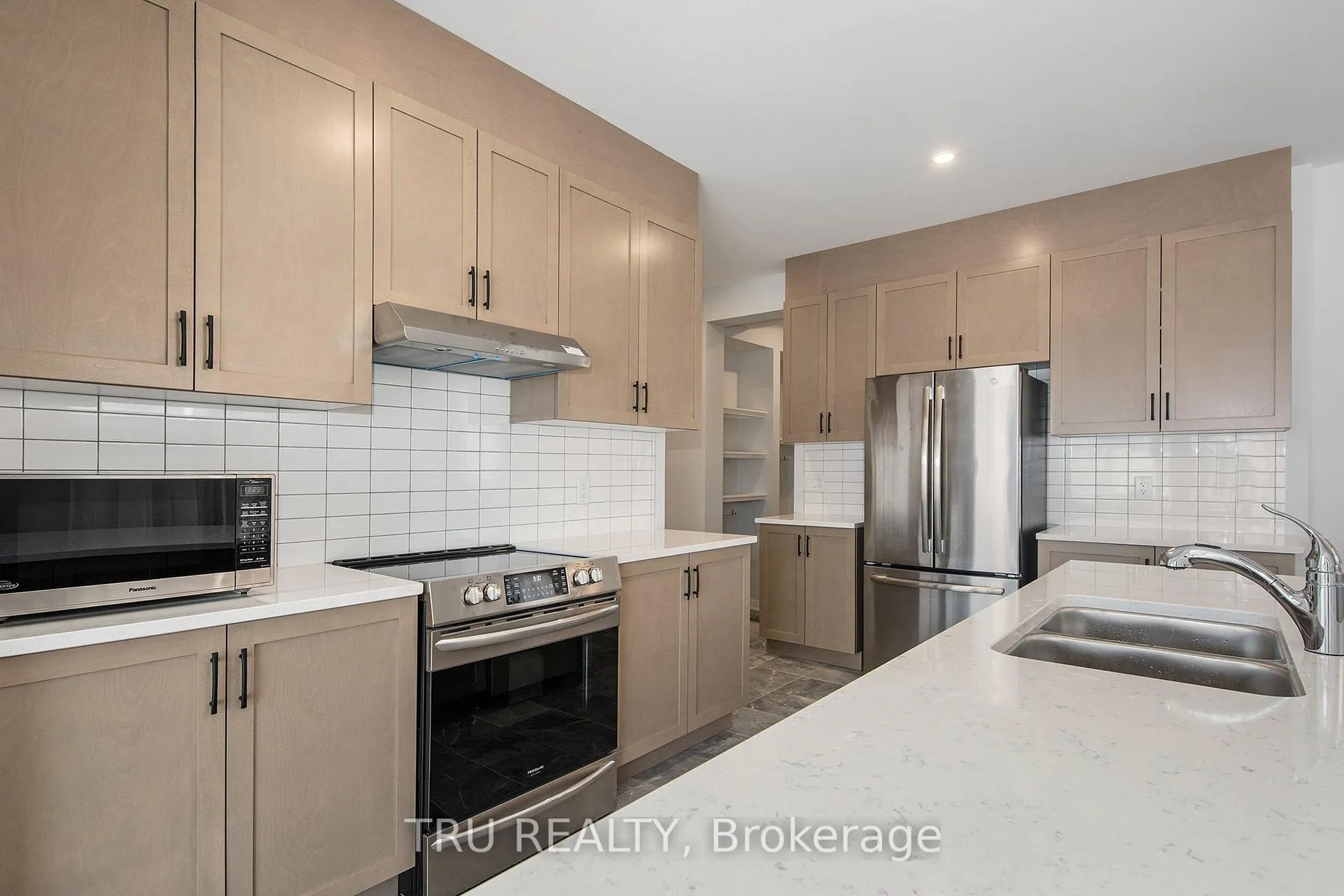 Photo 7 of 813 Crossgate Street, Ottawa, Barrhaven - Stonebridge — HOMEH