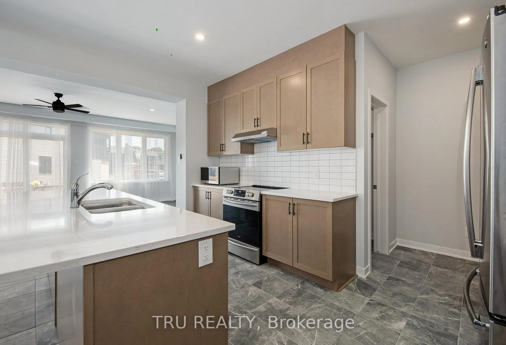 Photo 8 of 813 Crossgate Street, Ottawa, Barrhaven - Stonebridge — HOMEH