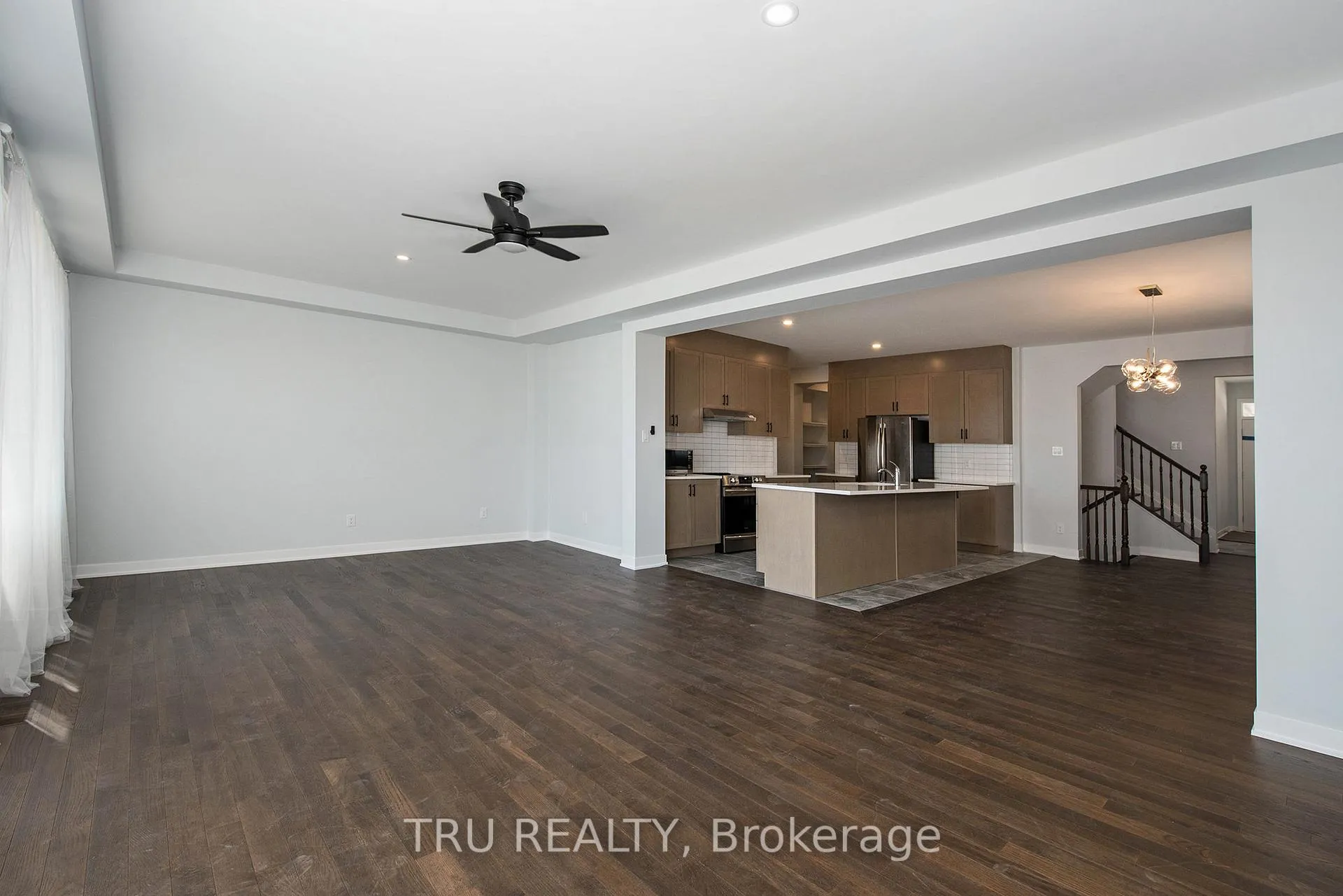 Photo 9 of 813 Crossgate Street, Ottawa, Barrhaven - Stonebridge — HOMEH