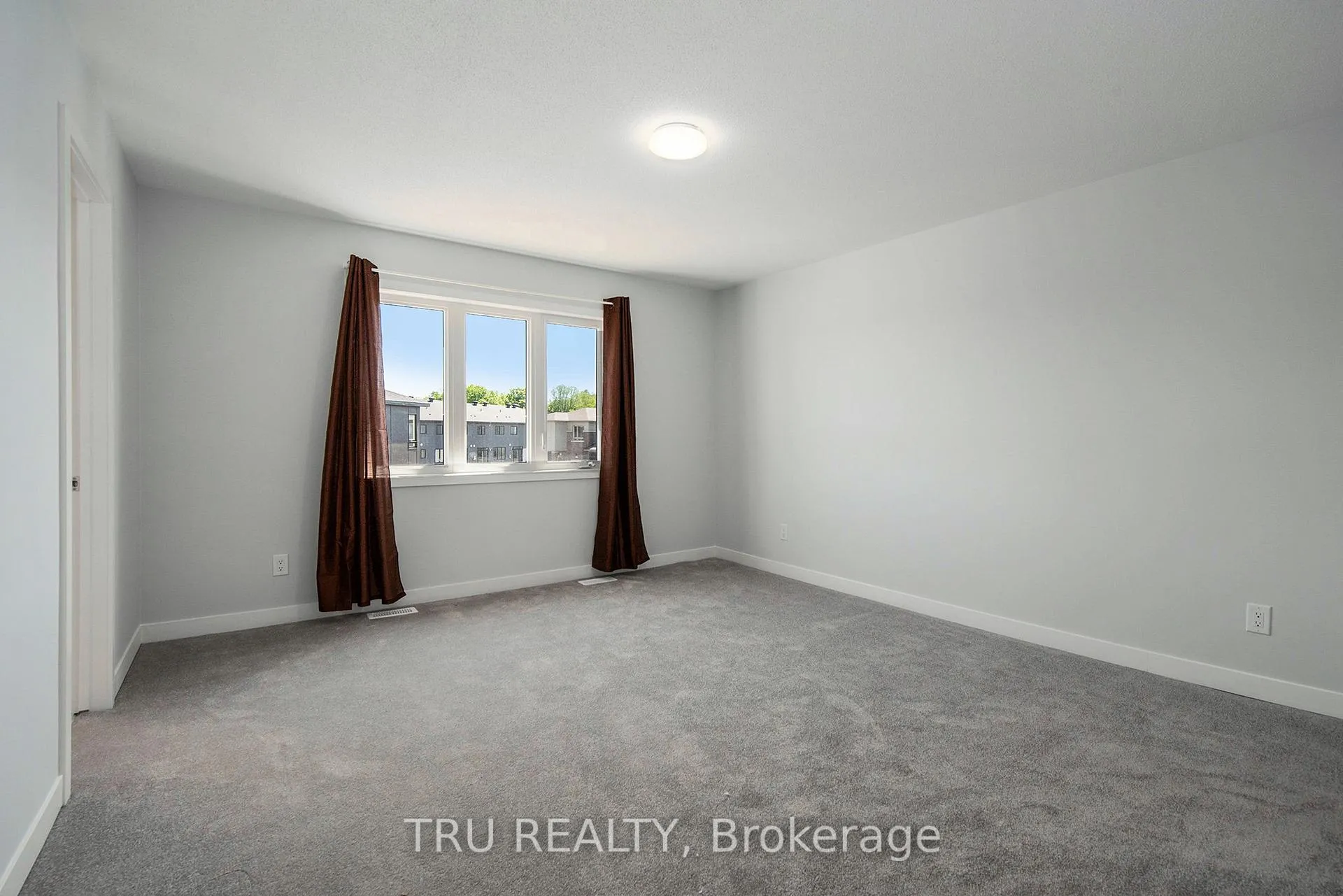 Photo 12 of 813 Crossgate Street, Ottawa, Barrhaven - Stonebridge — HOMEH