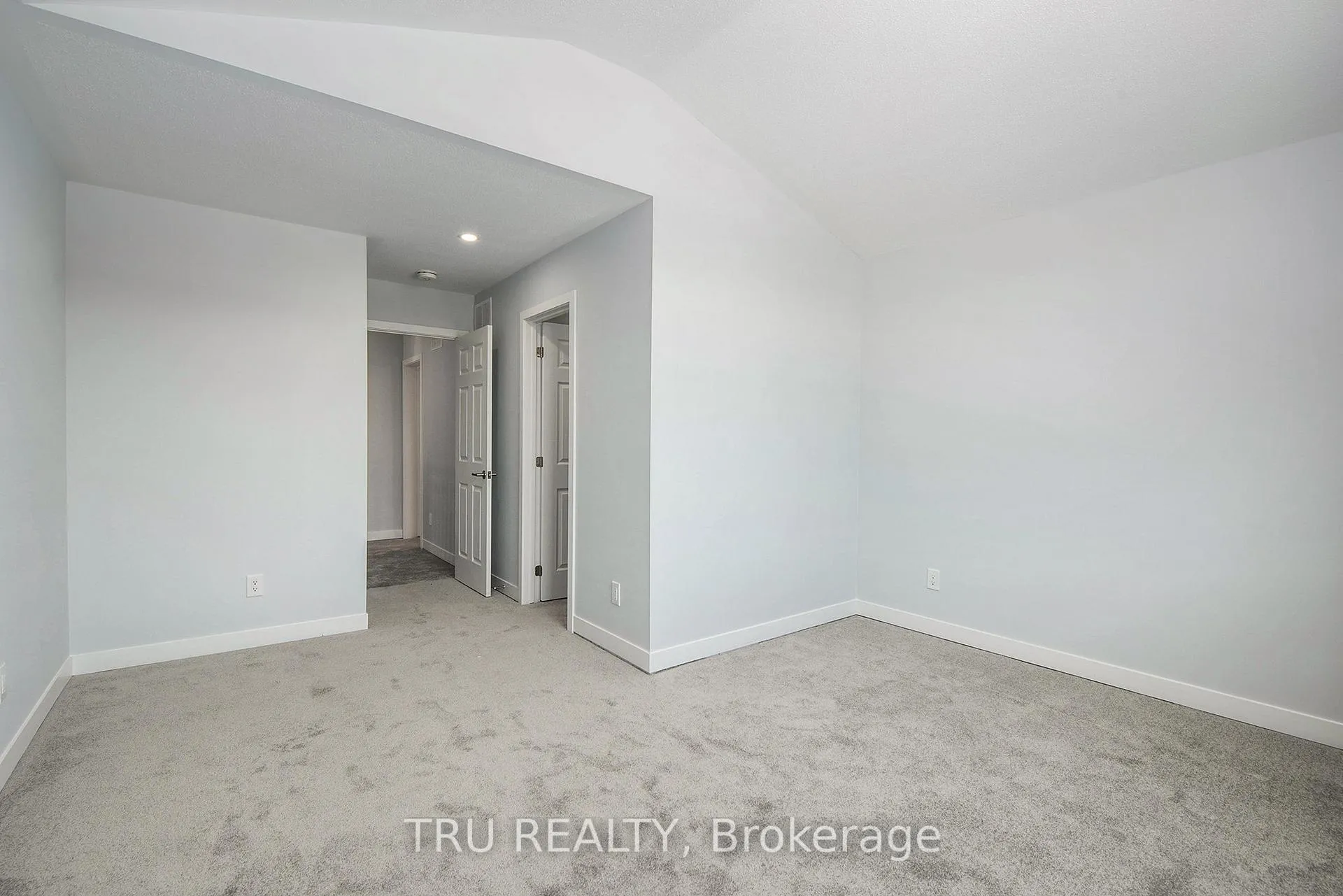 Photo 14 of 813 Crossgate Street, Ottawa, Barrhaven - Stonebridge — HOMEH