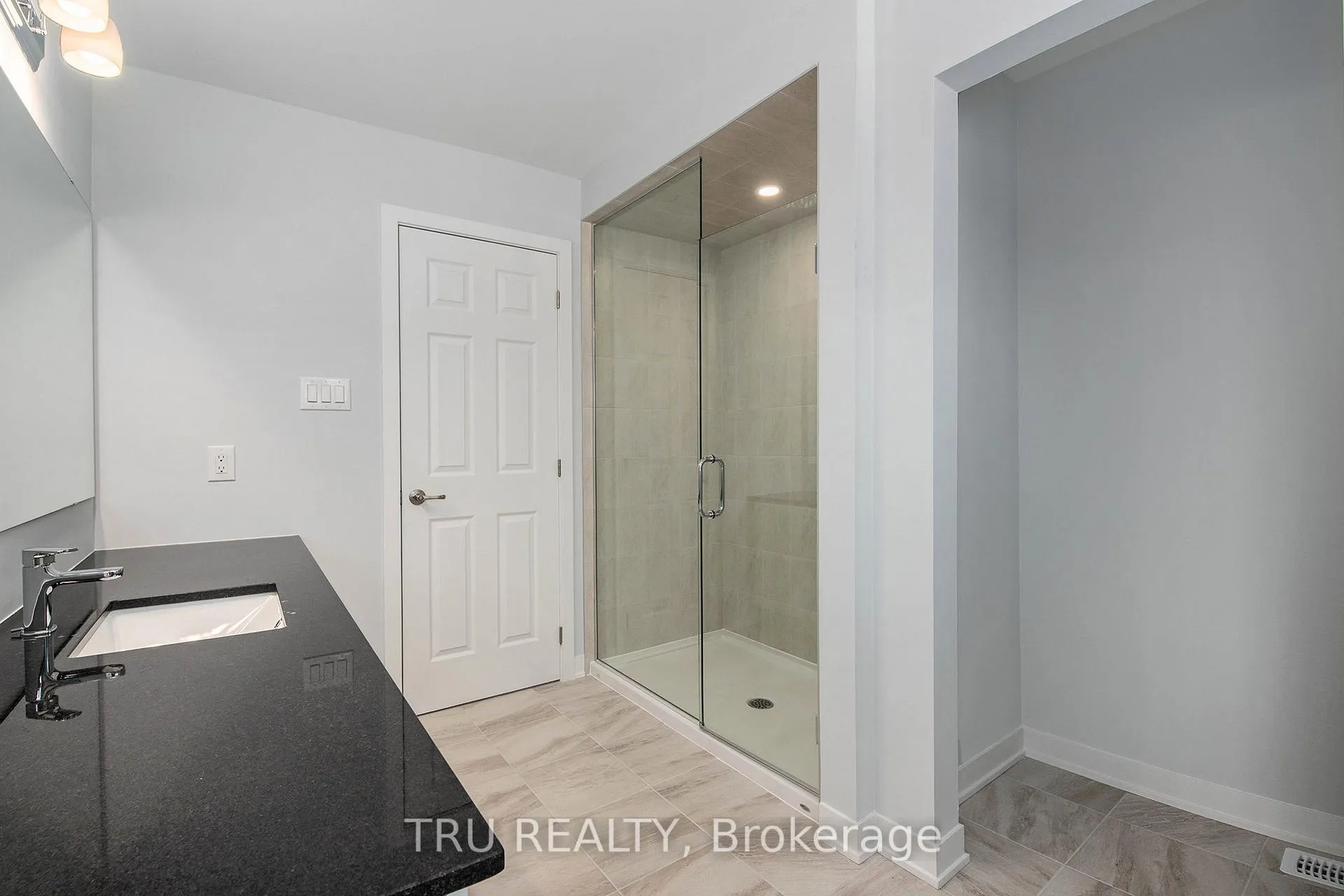 Photo 16 of 813 Crossgate Street, Ottawa, Barrhaven - Stonebridge — HOMEH