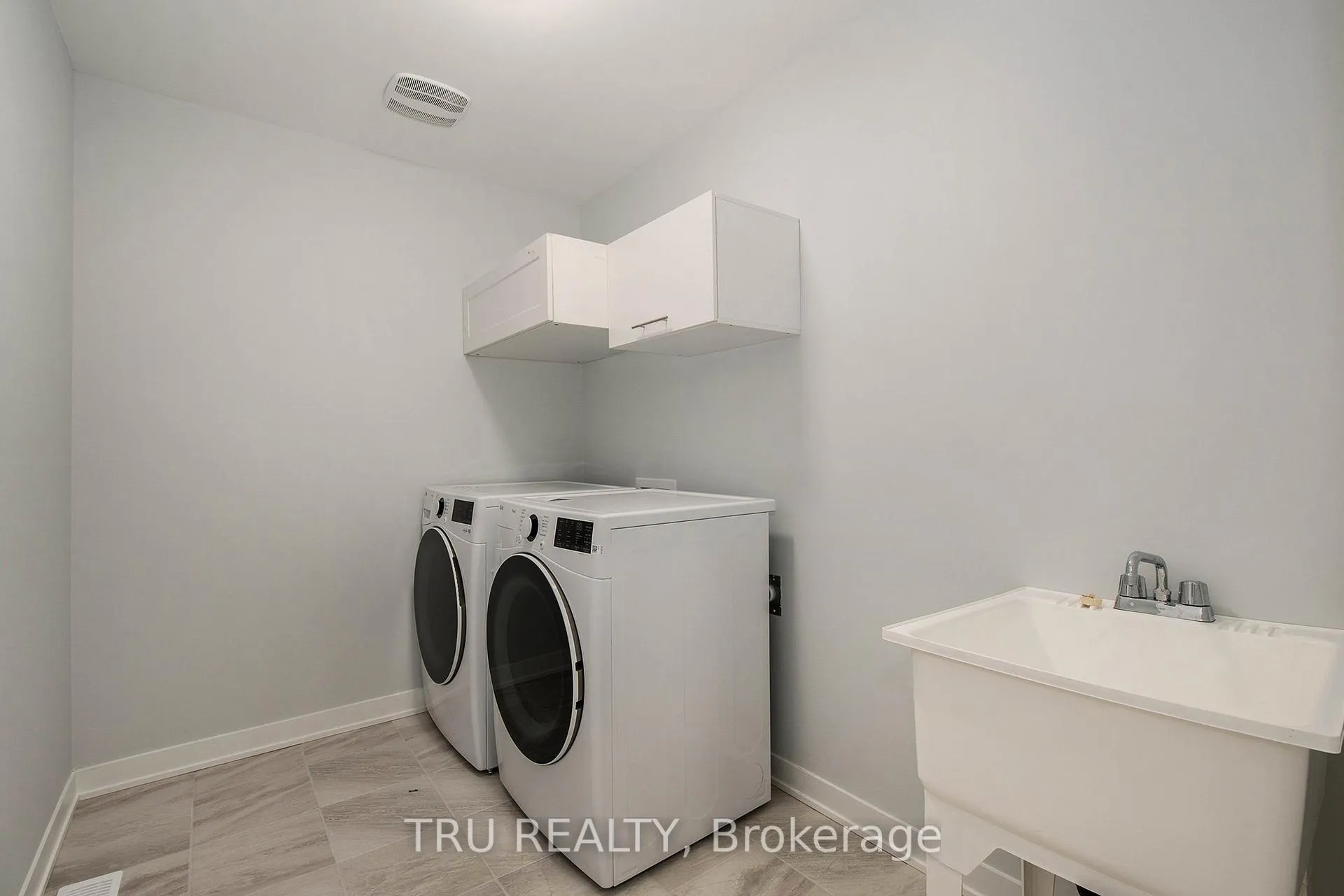 Photo 20 of 813 Crossgate Street, Ottawa, Barrhaven - Stonebridge — HOMEH
