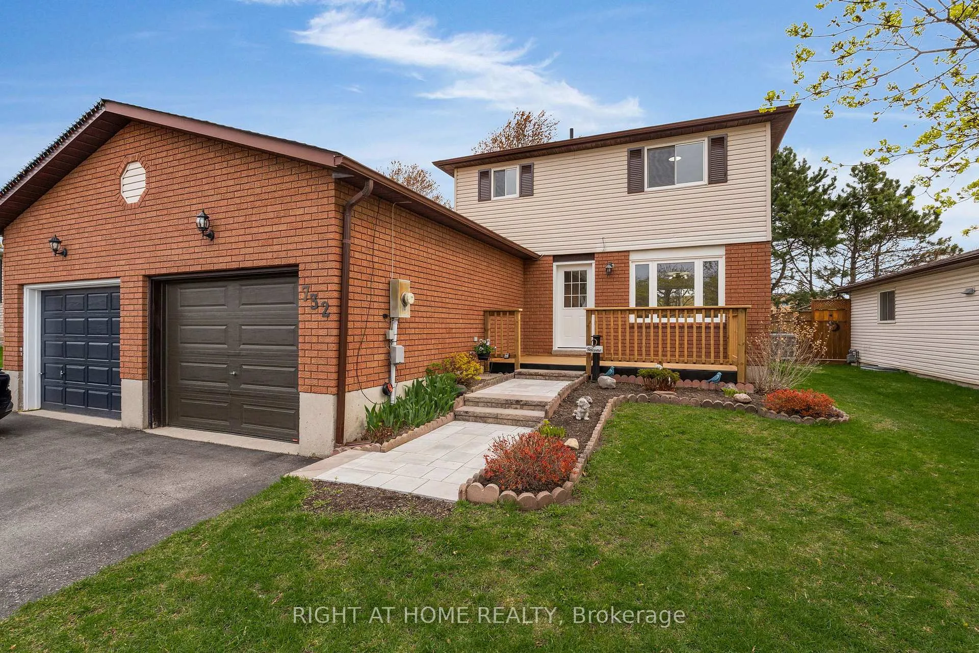 Photo 3 of 732 Frazer Drive S, Midland — HOMEH