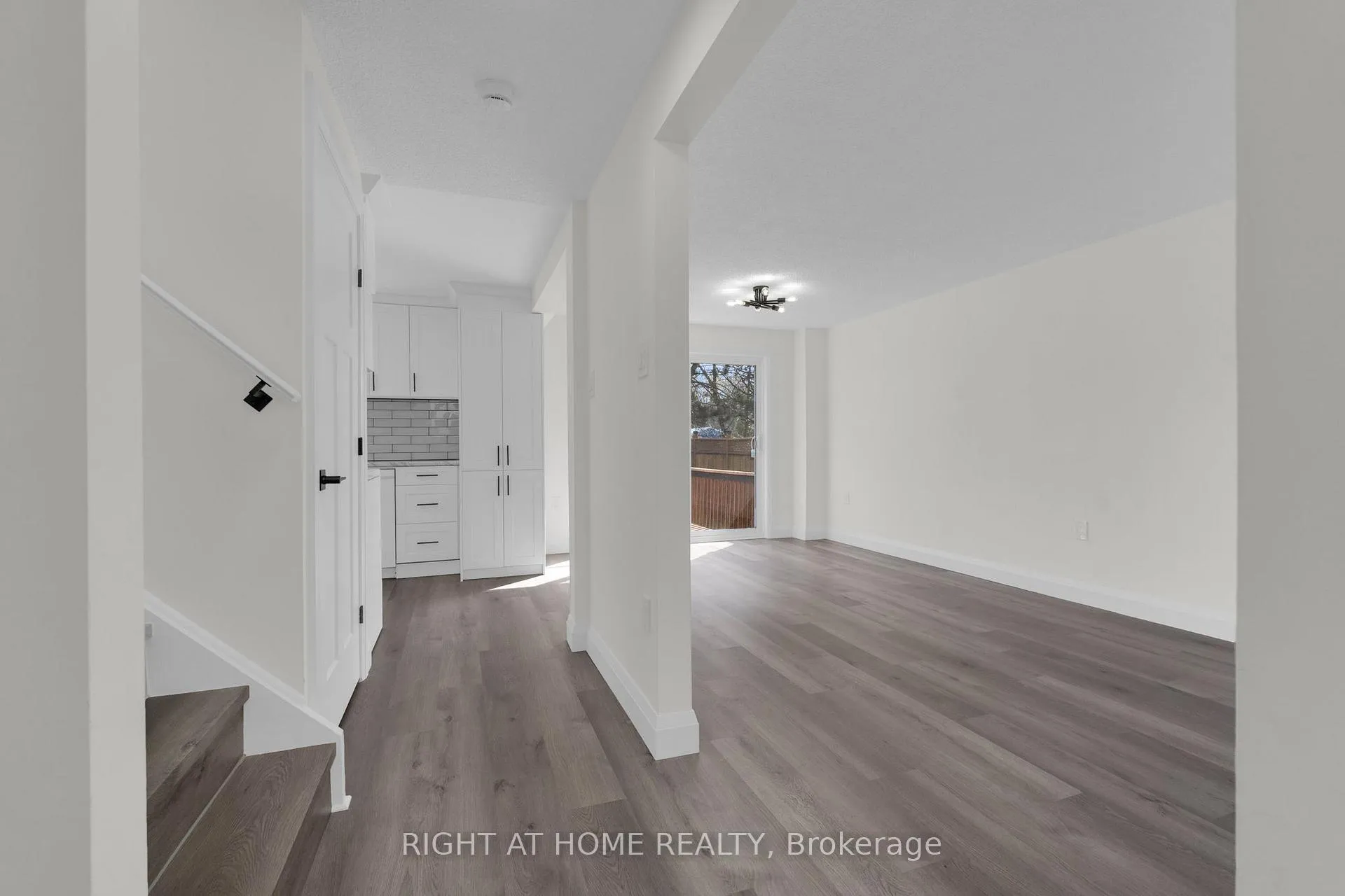 Photo 6 of 732 Frazer Drive S, Midland — HOMEH