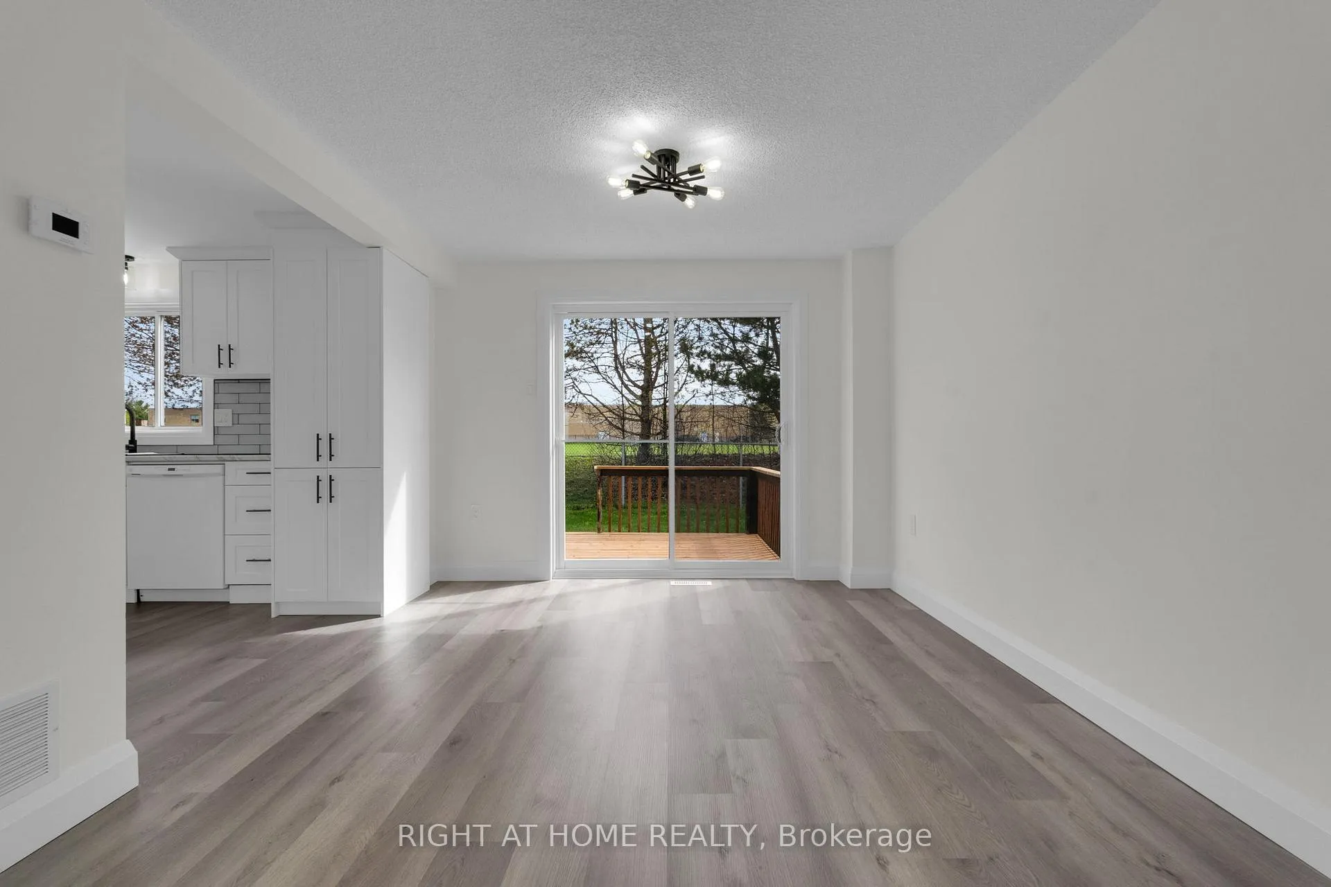 Photo 9 of 732 Frazer Drive S, Midland — HOMEH