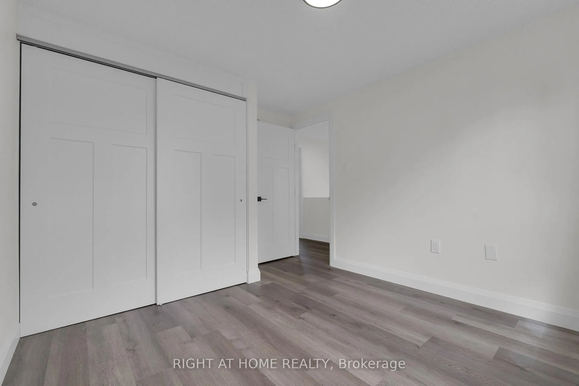 Photo 18 of 732 Frazer Drive S, Midland — HOMEH