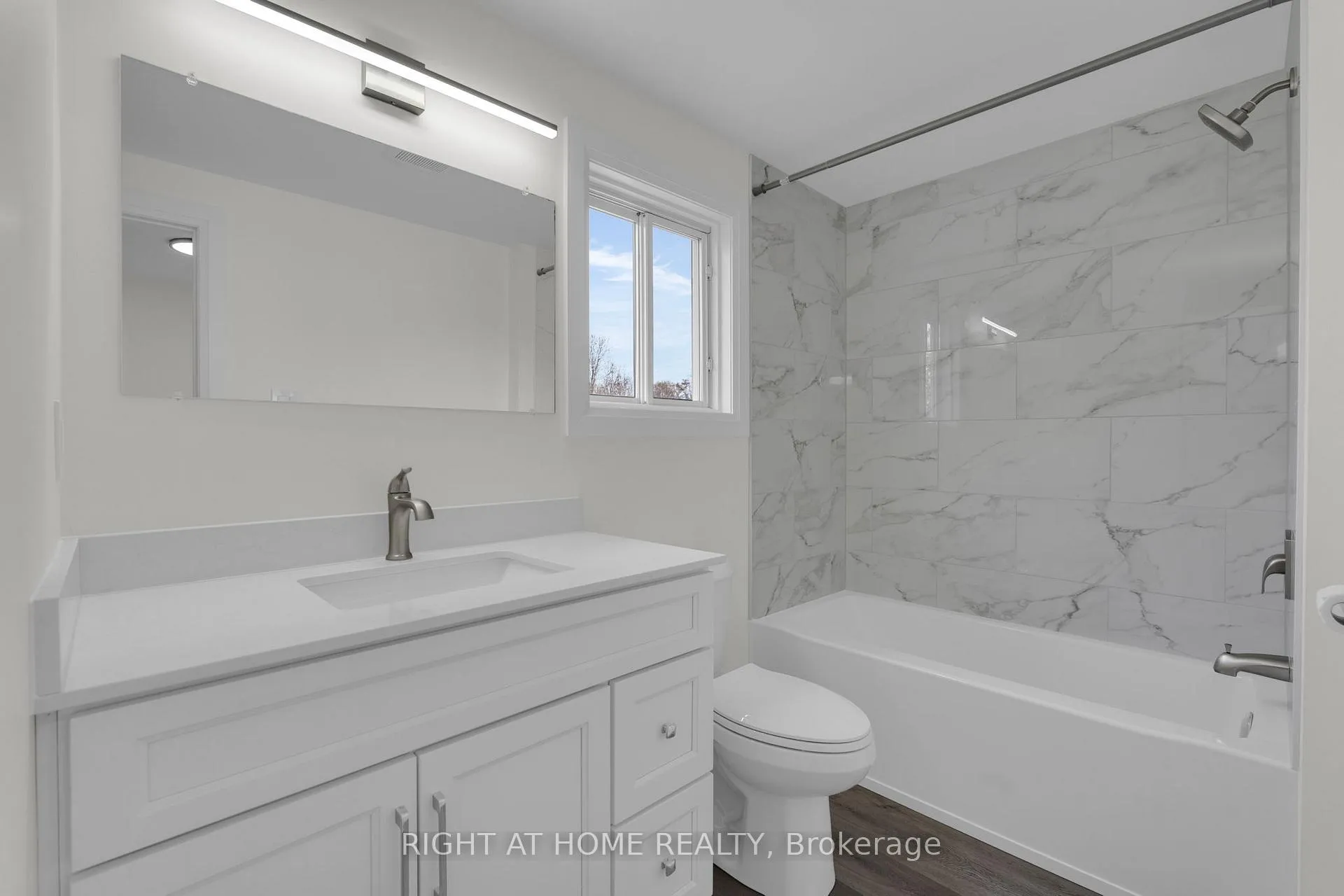 Photo 21 of 732 Frazer Drive S, Midland — HOMEH