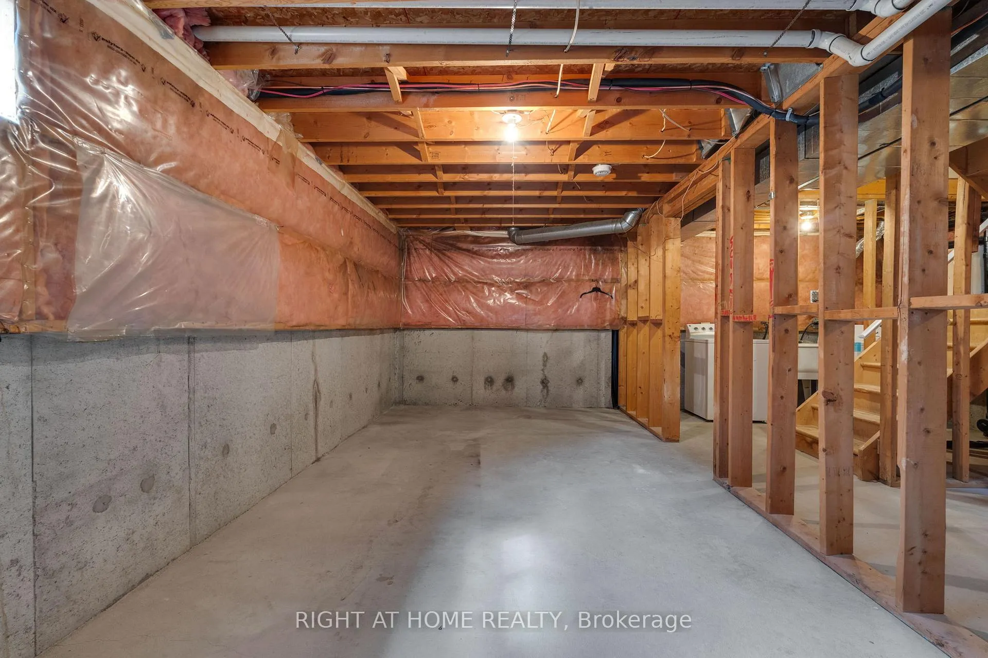 Photo 24 of 732 Frazer Drive S, Midland — HOMEH