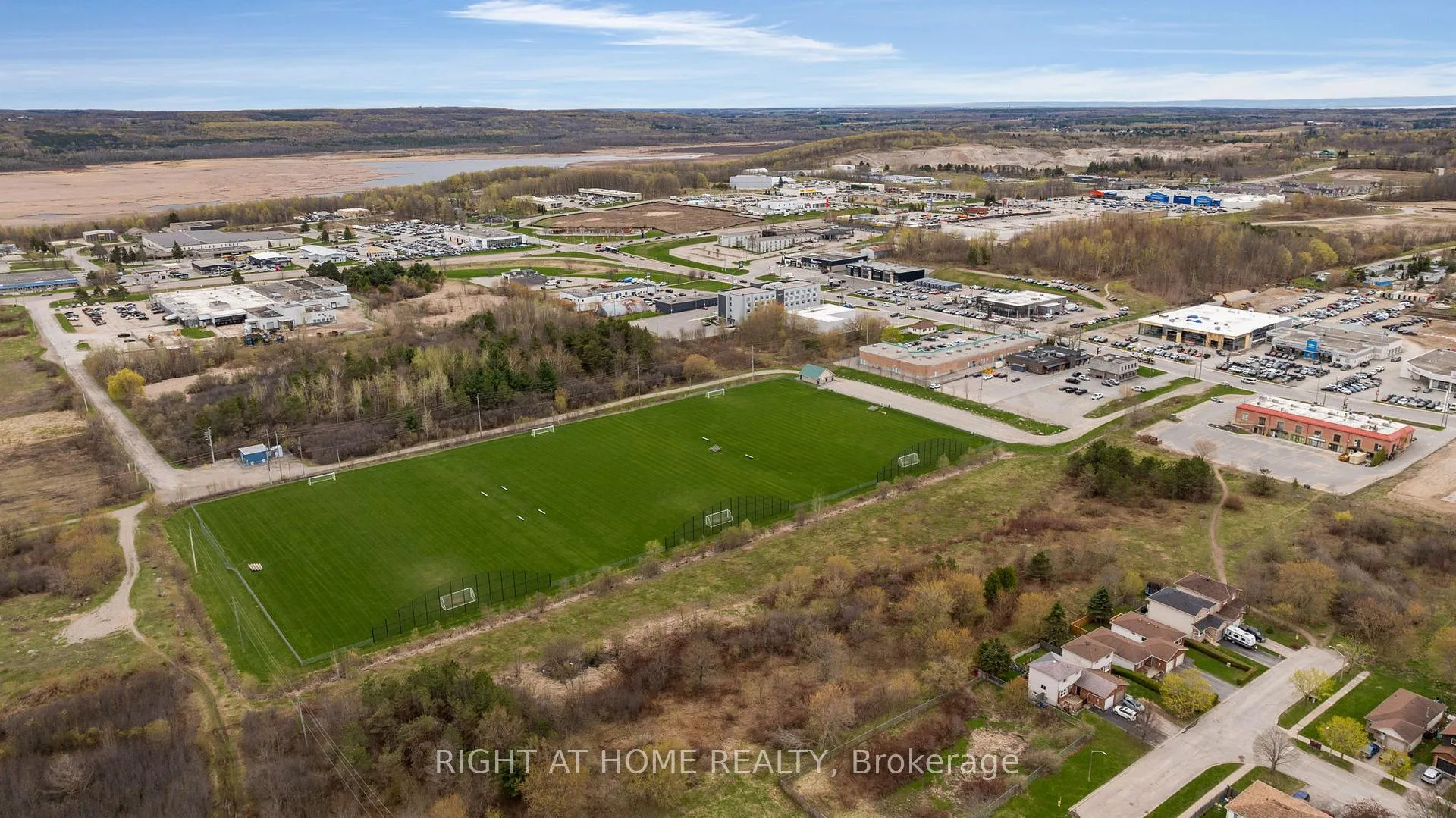 Photo 38 of 732 Frazer Drive S, Midland — HOMEH
