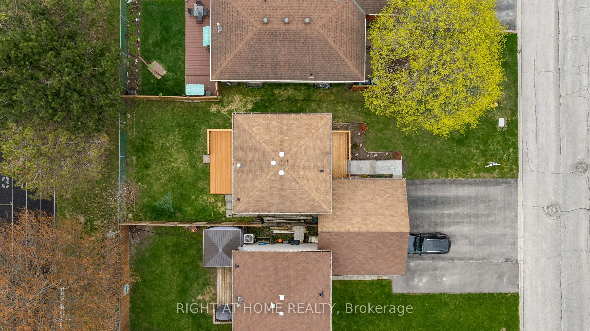 Photo 40 of 732 Frazer Drive S, Midland — HOMEH