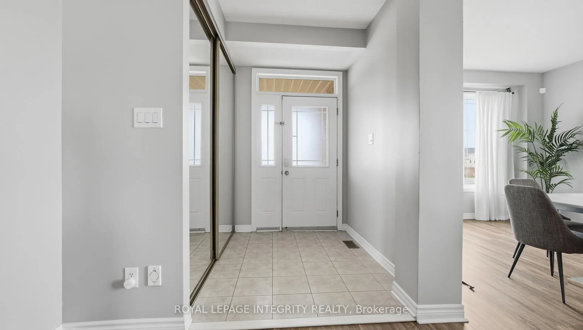 Photo 3 of 75 Whernside Terrace, Ottawa, Kanata - Morgan's Grant/South March — HOMEH
