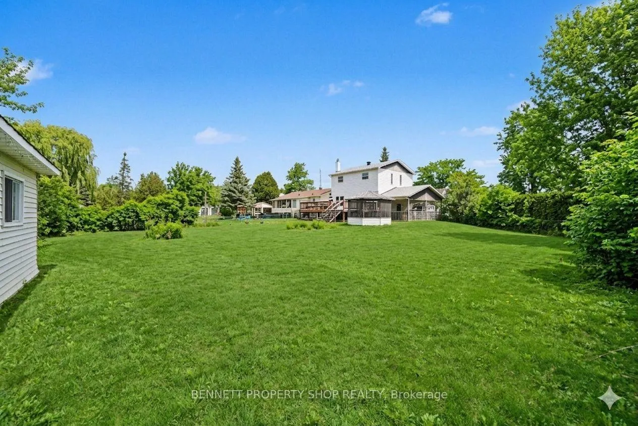 Photo 6 of 22 Poole Creek Crescent, Ottawa, Fringewood — HOMEH