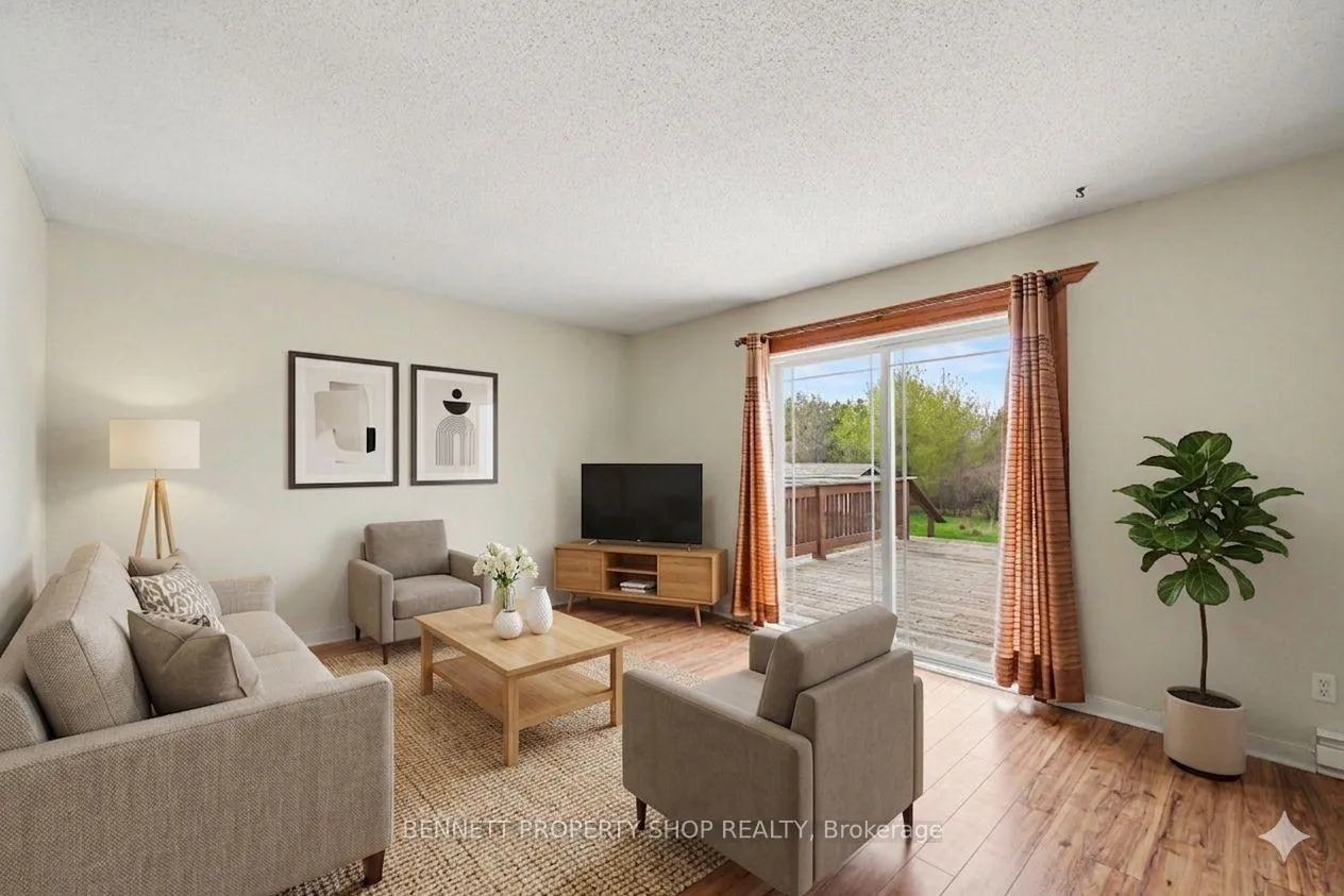 Photo 10 of 22 Poole Creek Crescent, Ottawa, Fringewood — HOMEH