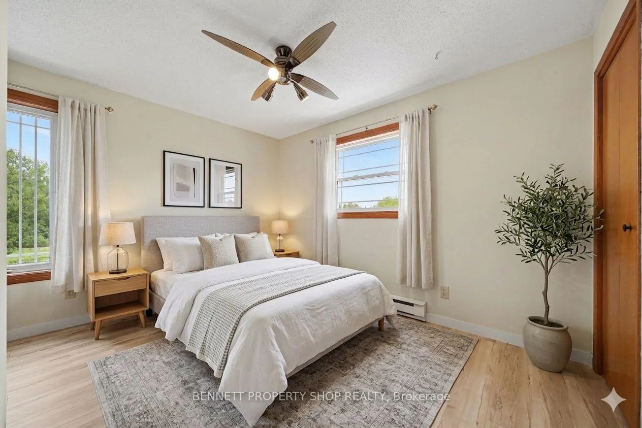 Photo 14 of 22 Poole Creek Crescent, Ottawa, Fringewood — HOMEH