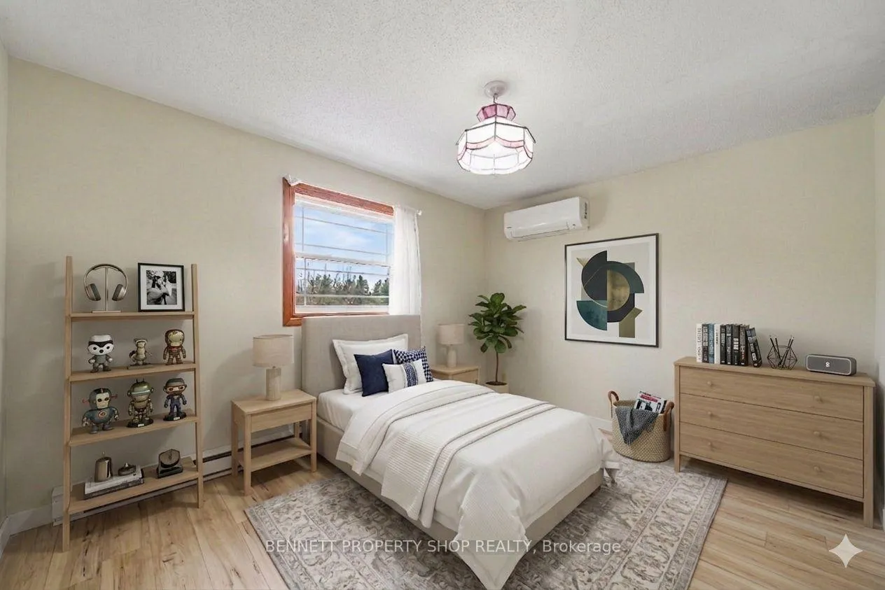 Photo 15 of 22 Poole Creek Crescent, Ottawa, Fringewood — HOMEH