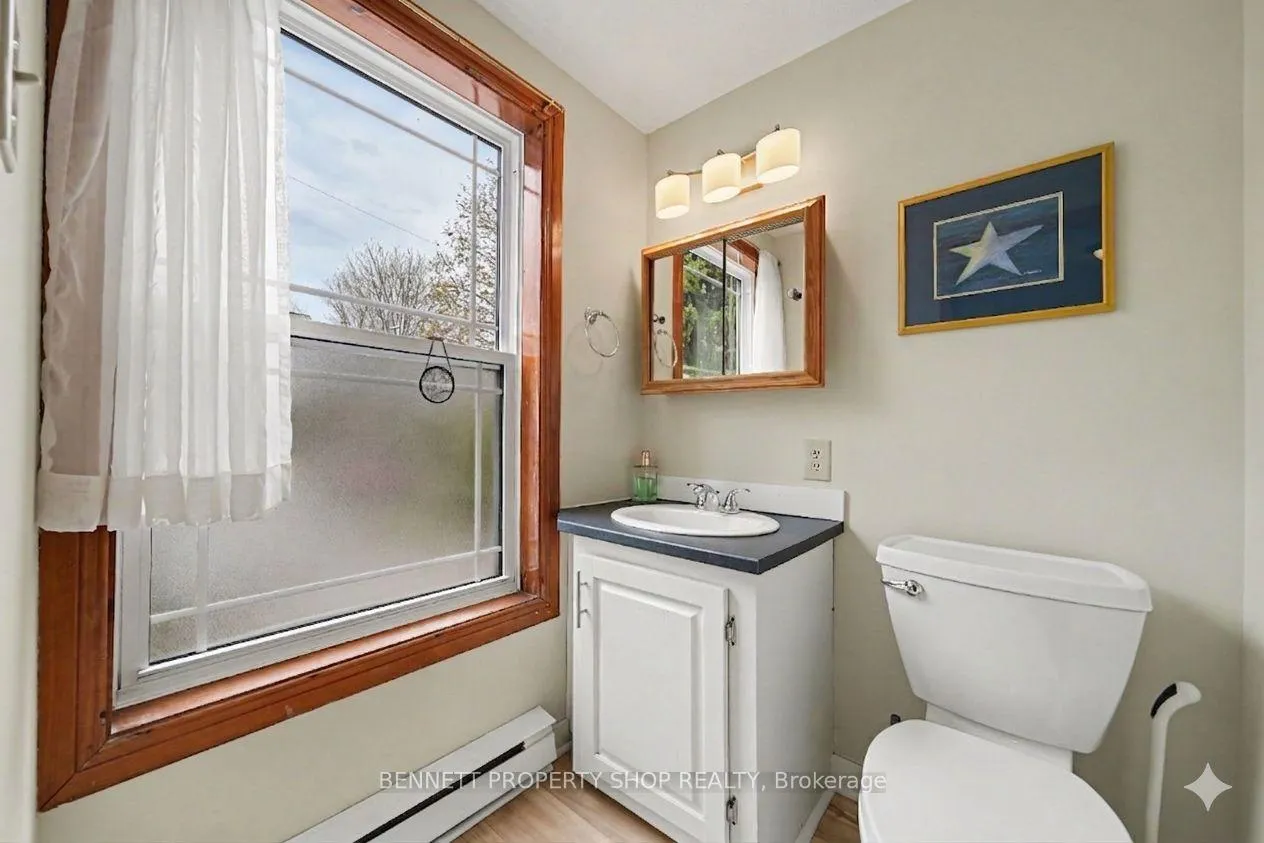 Photo 16 of 22 Poole Creek Crescent, Ottawa, Fringewood — HOMEH