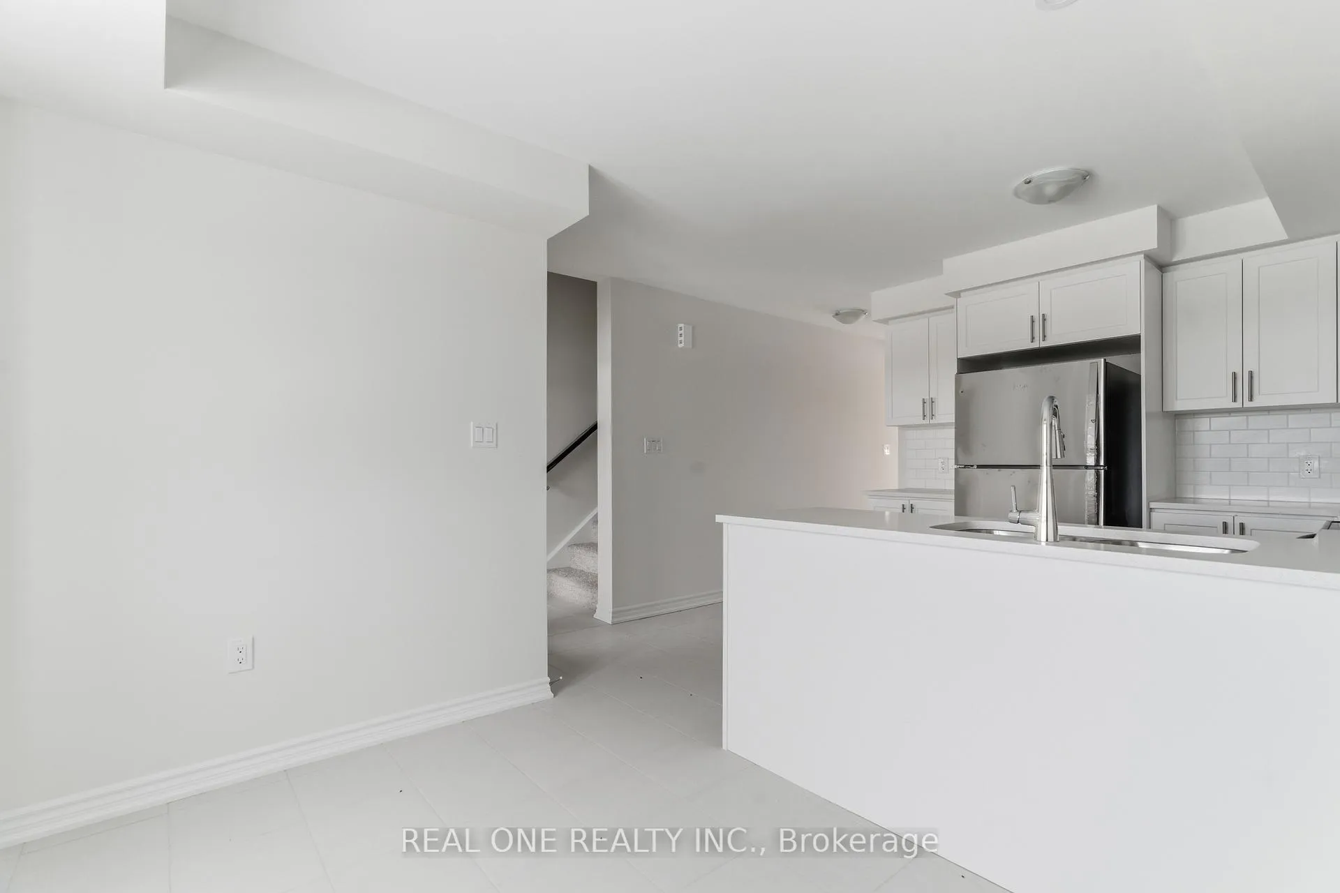 Photo 4 of Unit 31A, 85 Mullin Drive, Guelph, Victoria North — HOMEH
