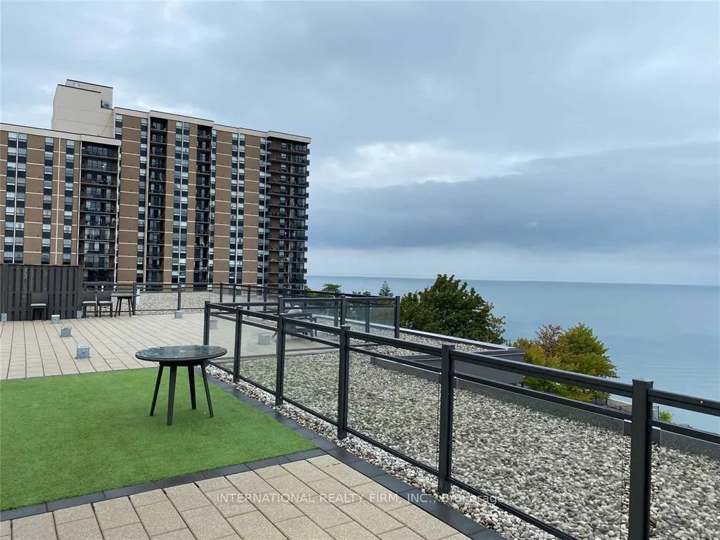 Photo 5 of Unit 233, 35 Southshore Crescent, Hamilton, Lakeshore — HOMEH