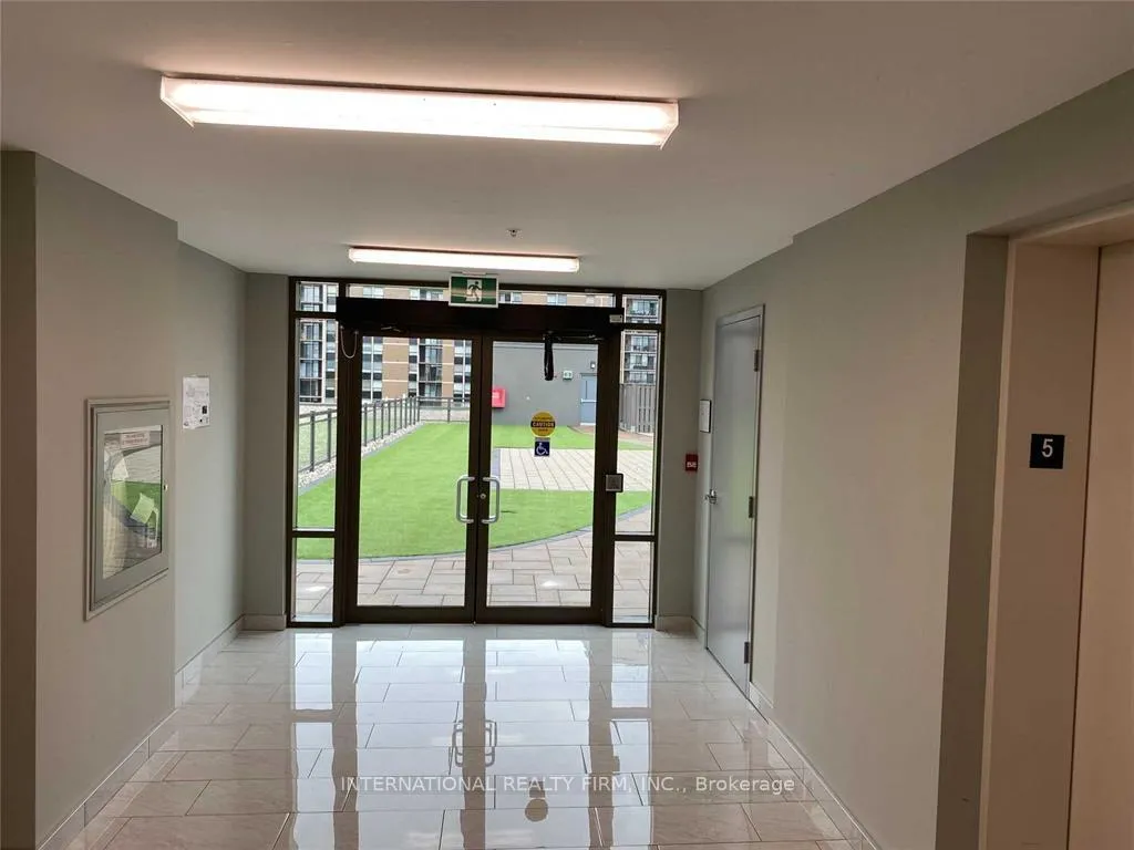 Photo 15 of Unit 233, 35 Southshore Crescent, Hamilton, Lakeshore — HOMEH