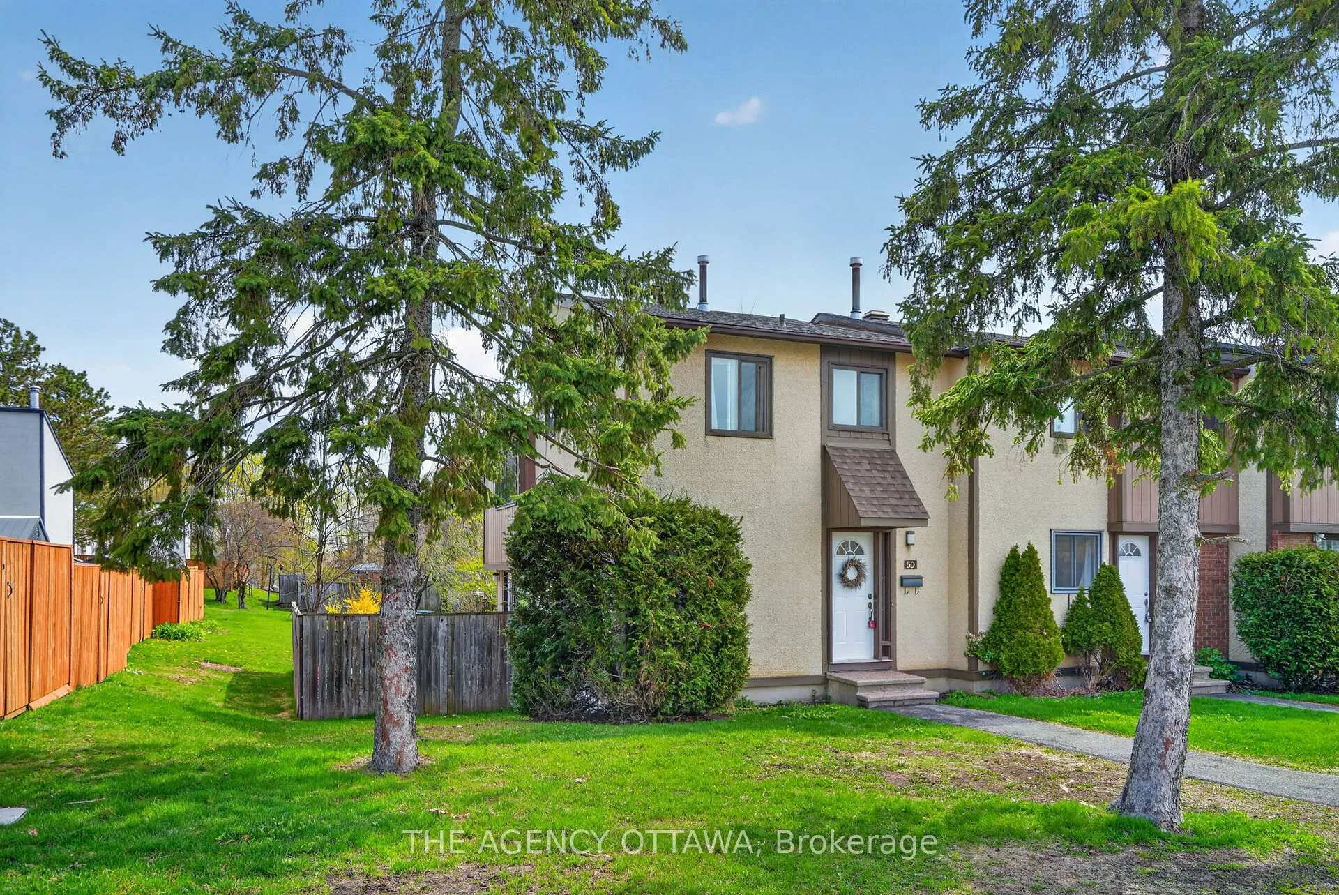 Photo 3 of Unit D, 5 Vanessa Terrace, Ottawa, Barrhaven - Pheasant Run — HOMEH