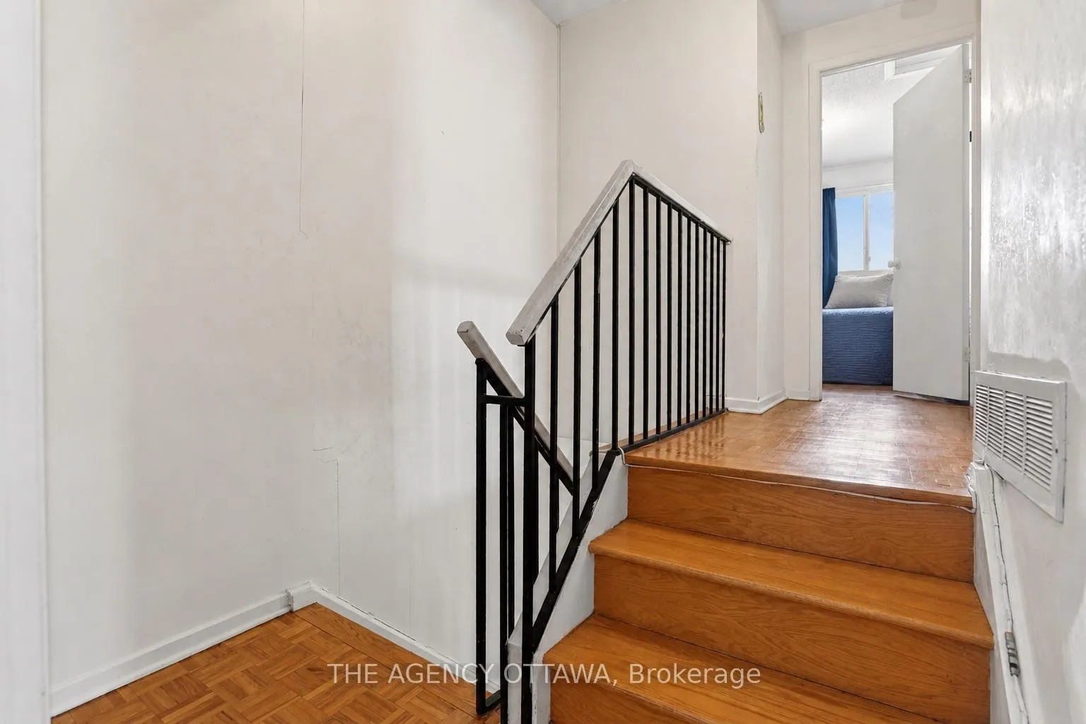 Photo 30 of Unit D, 5 Vanessa Terrace, Ottawa, Barrhaven - Pheasant Run — HOMEH