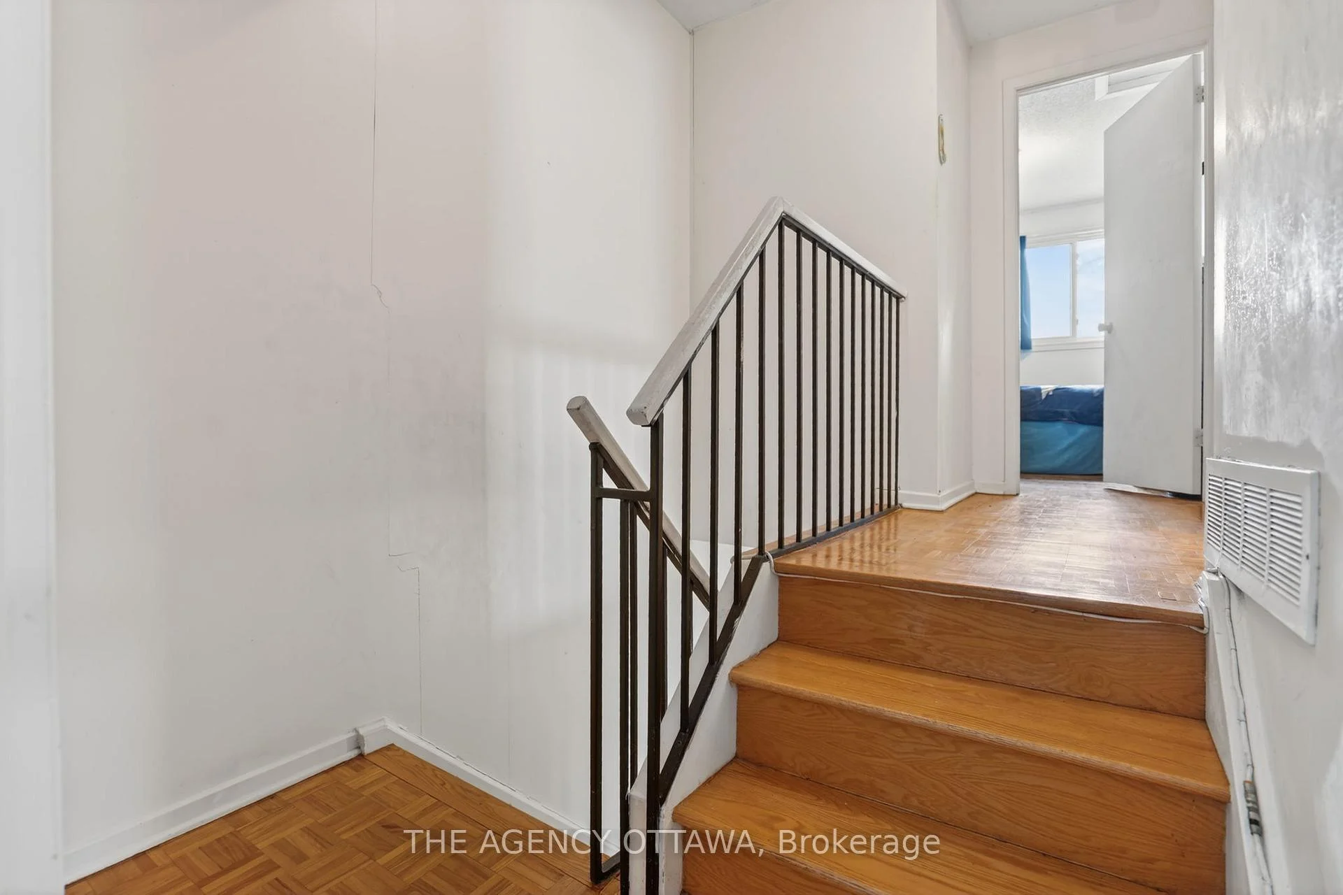 Photo 34 of Unit D, 5 Vanessa Terrace, Ottawa, Barrhaven - Pheasant Run — HOMEH