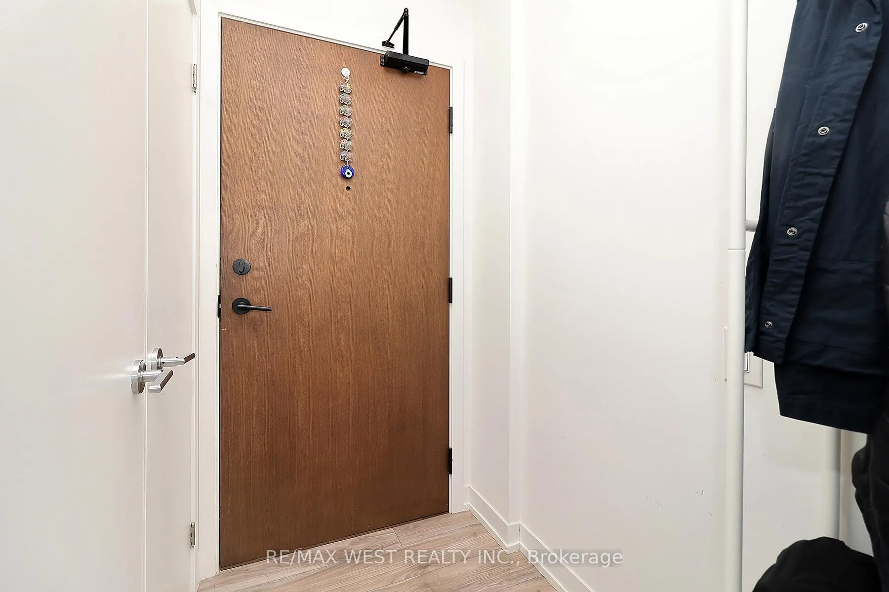 Photo 6 of Unit 412, 4065 Confederation Parkway, Mississauga, City Centre — HOMEH