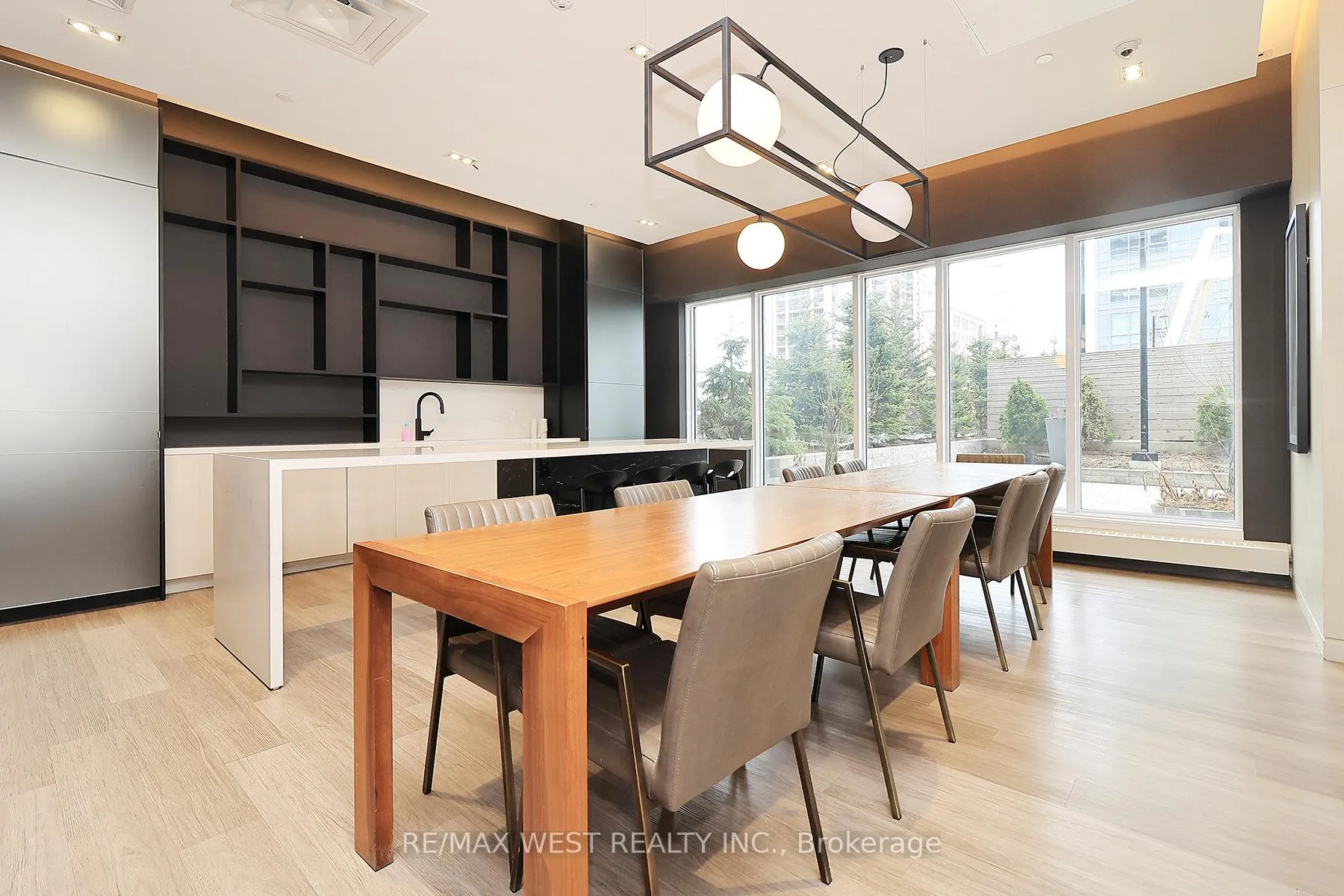 Photo 25 of Unit 412, 4065 Confederation Parkway, Mississauga, City Centre — HOMEH