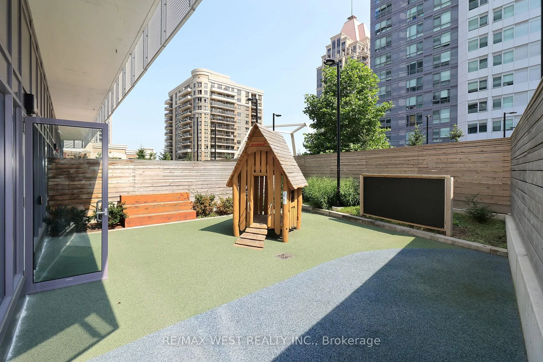 Photo 29 of Unit 412, 4065 Confederation Parkway, Mississauga, City Centre — HOMEH