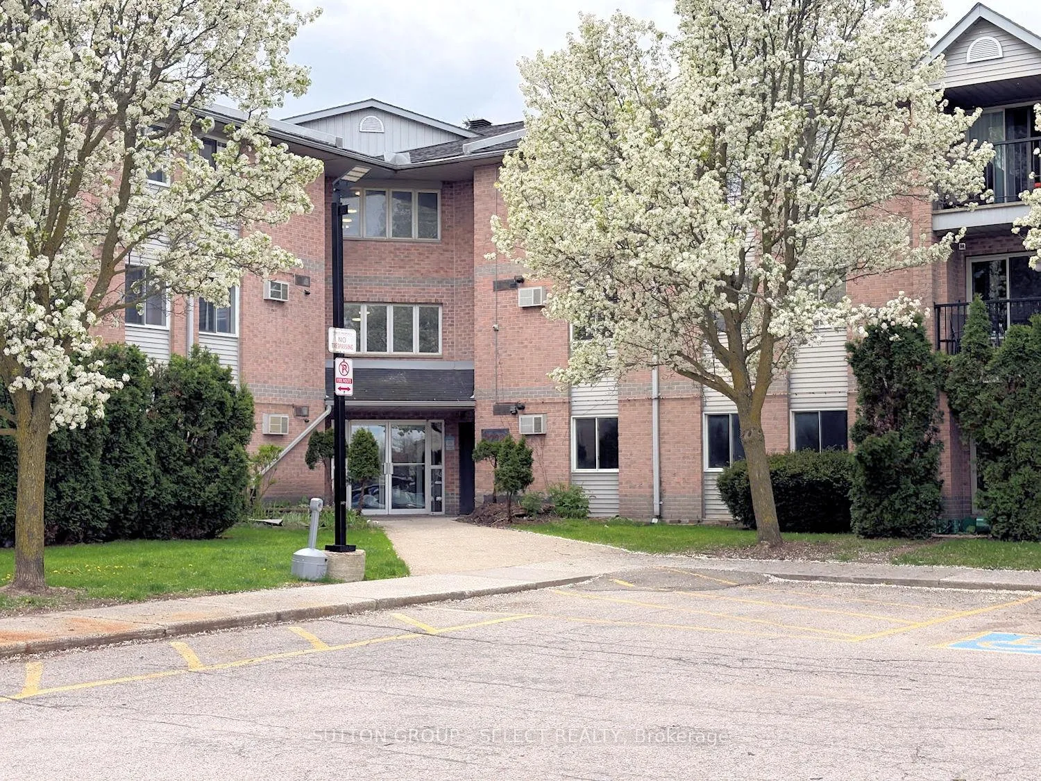 Front of Unit 226, 2228 Trafalgar Street