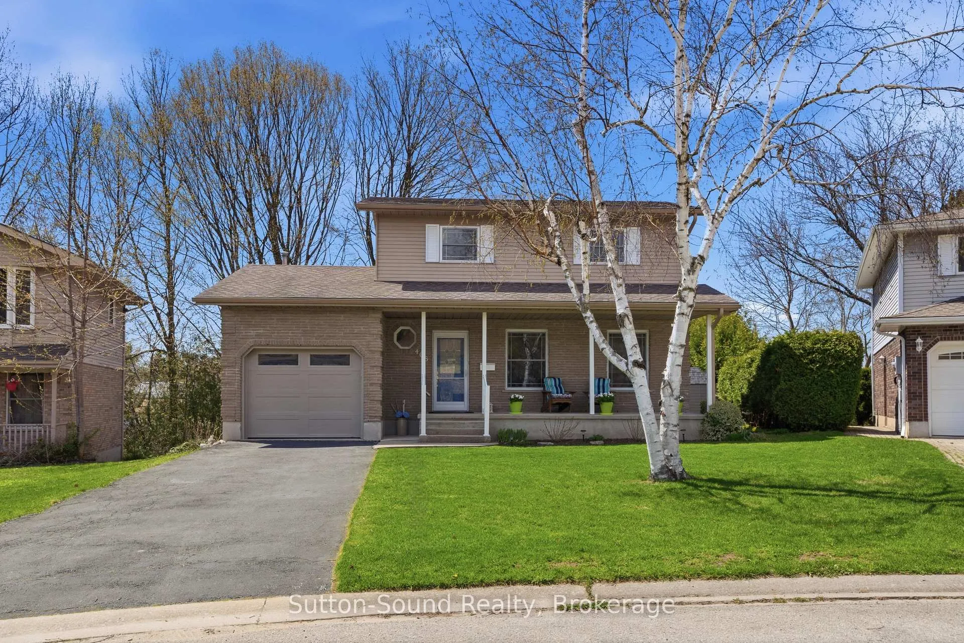 Photo 2 of 468 8th Avenue E, Owen Sound — HOMEH