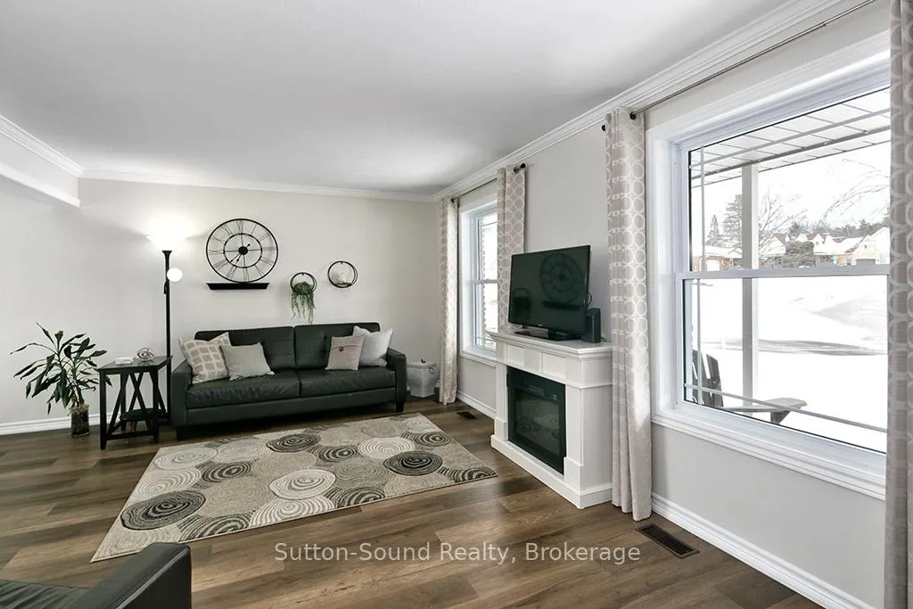 Photo 6 of 468 8th Avenue E, Owen Sound — HOMEH