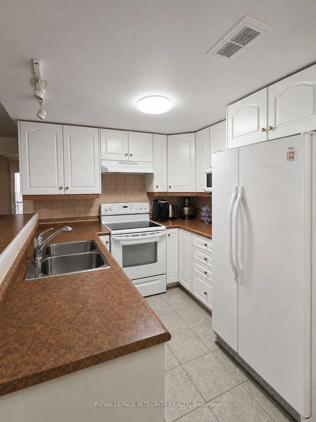 Photo 8 of Unit 103, 321 Water Street W, Cornwall — HOMEH
