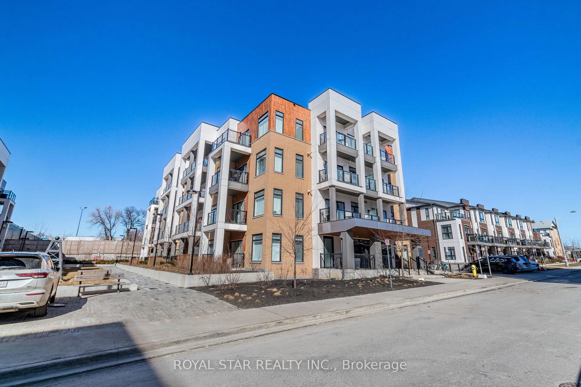 Photo 2 of Unit 401, 120 Canon Jackson Drive, North York, Beechborough-Greenbrook — HOMEH