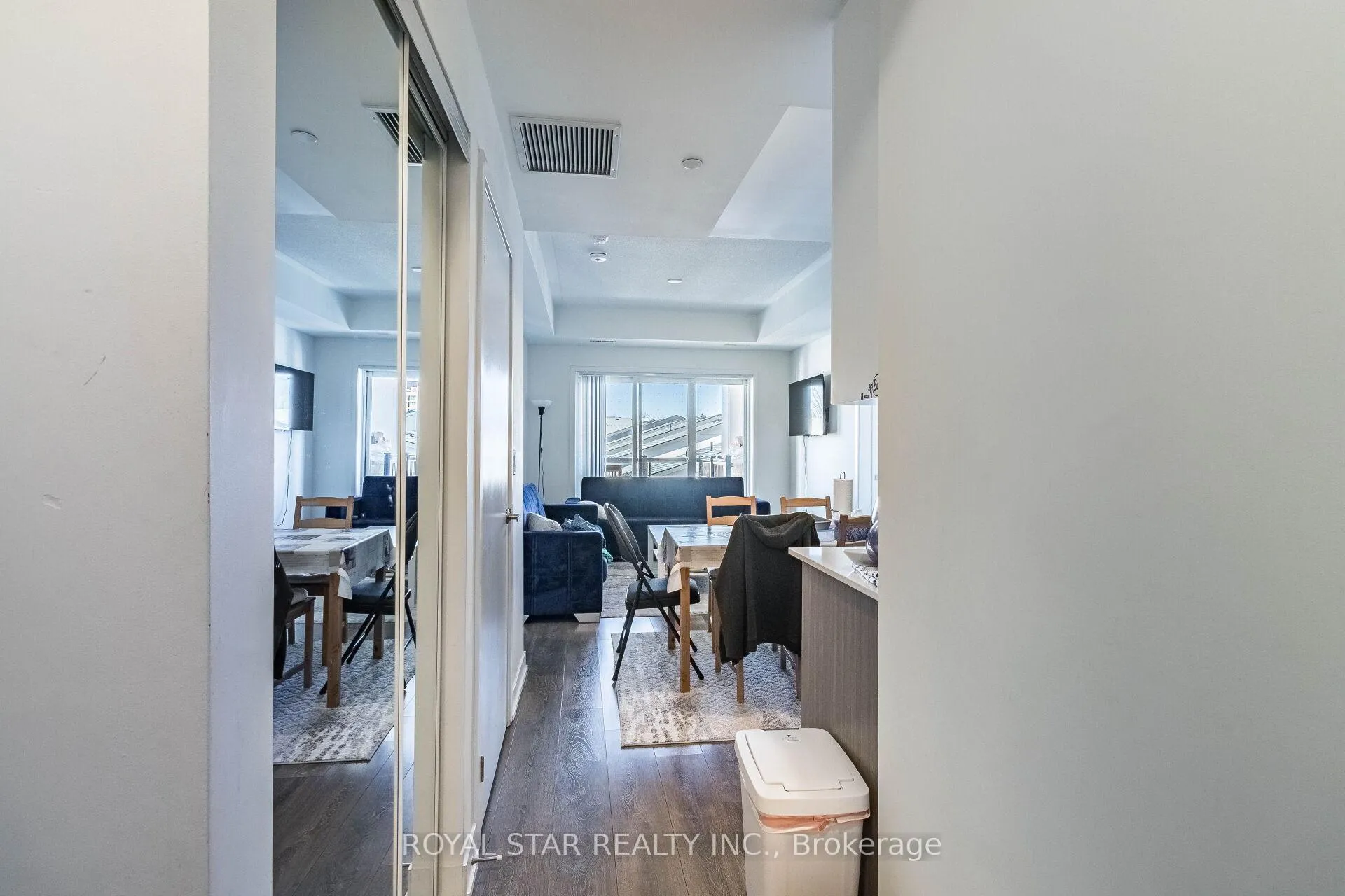 Photo 9 of Unit 401, 120 Canon Jackson Drive, North York, Beechborough-Greenbrook — HOMEH