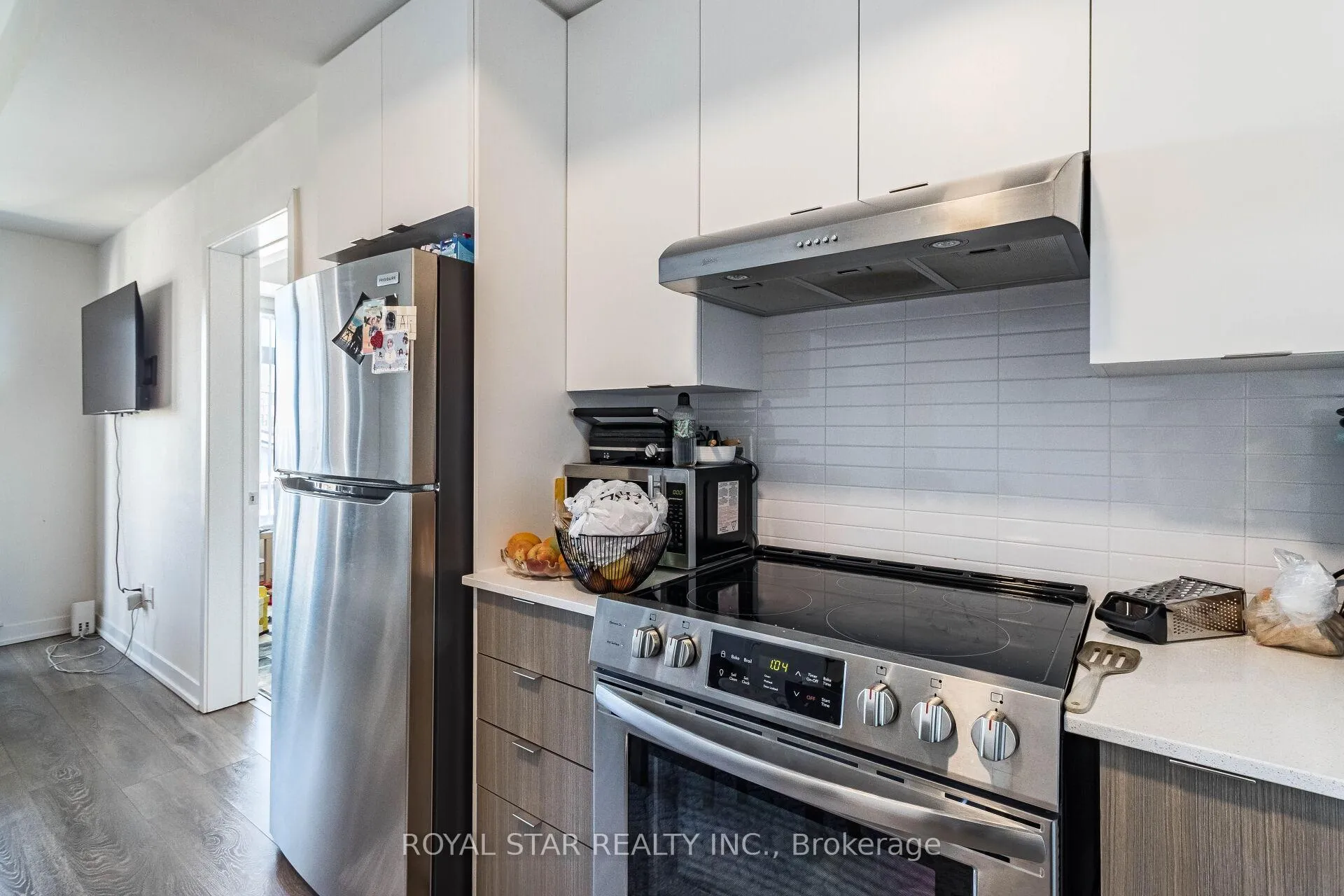 Photo 17 of Unit 401, 120 Canon Jackson Drive, North York, Beechborough-Greenbrook — HOMEH