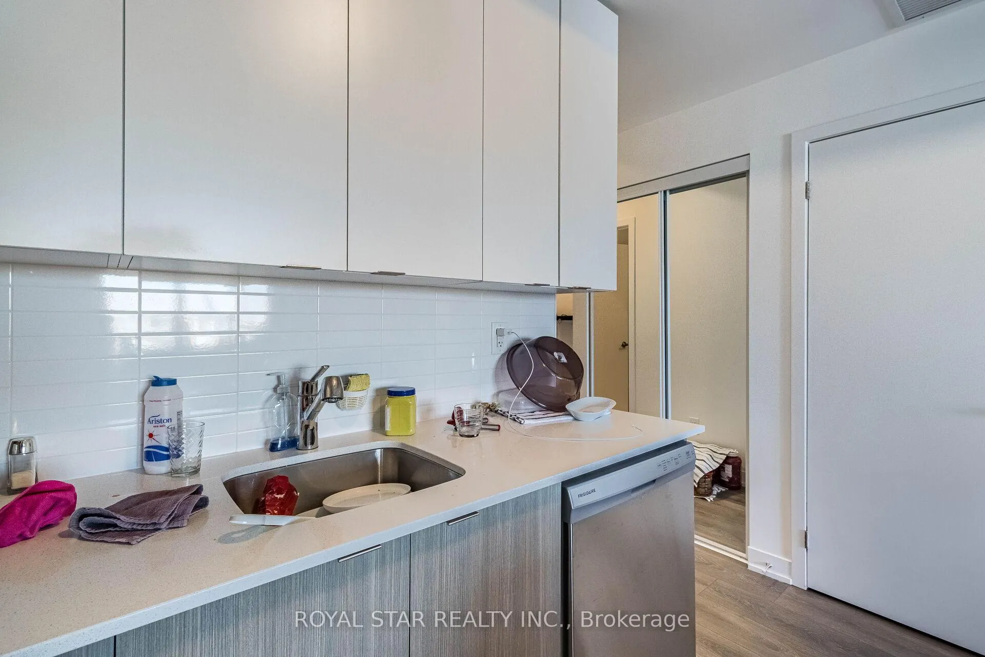 Photo 18 of Unit 401, 120 Canon Jackson Drive, North York, Beechborough-Greenbrook — HOMEH