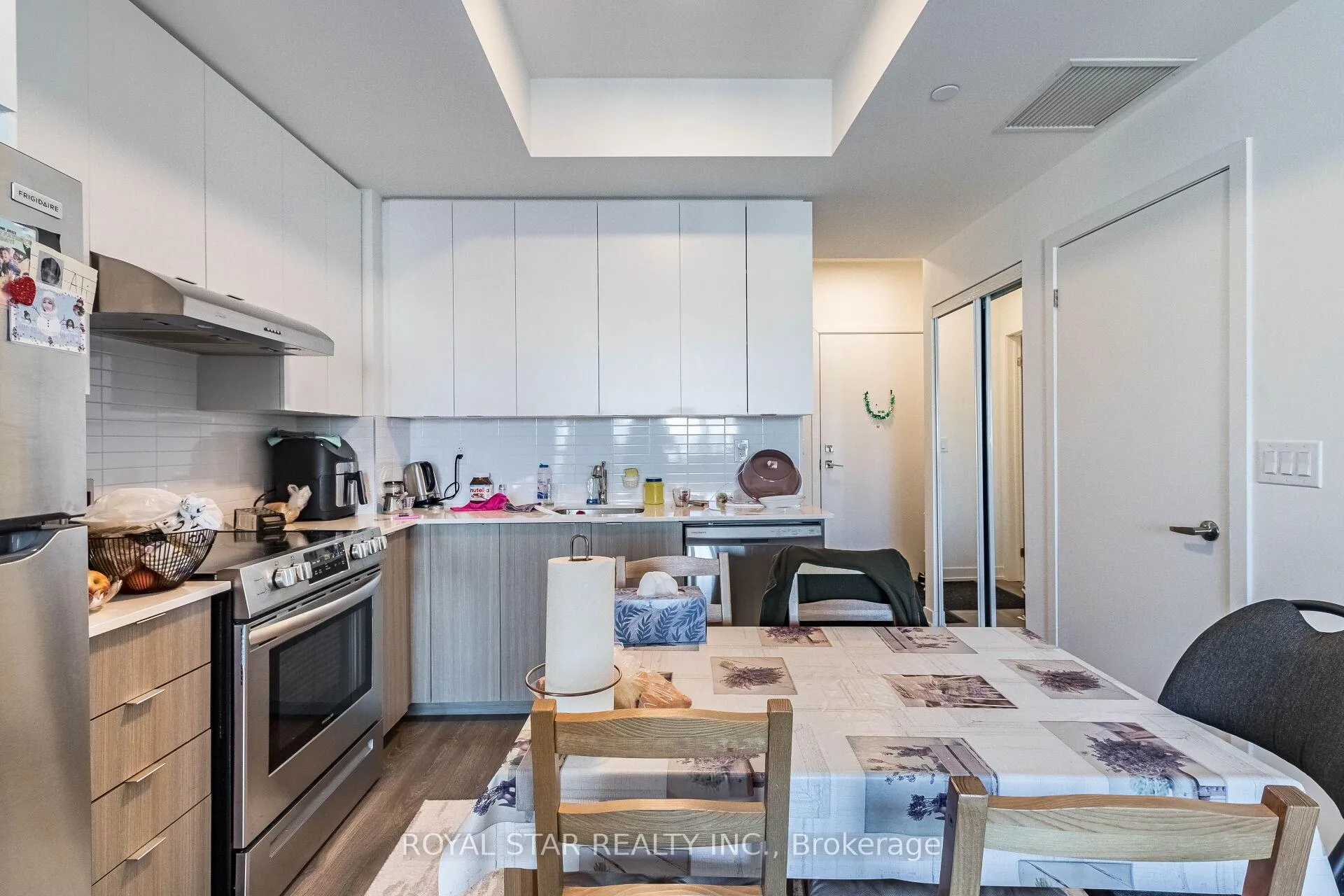 Photo 19 of Unit 401, 120 Canon Jackson Drive, North York, Beechborough-Greenbrook — HOMEH