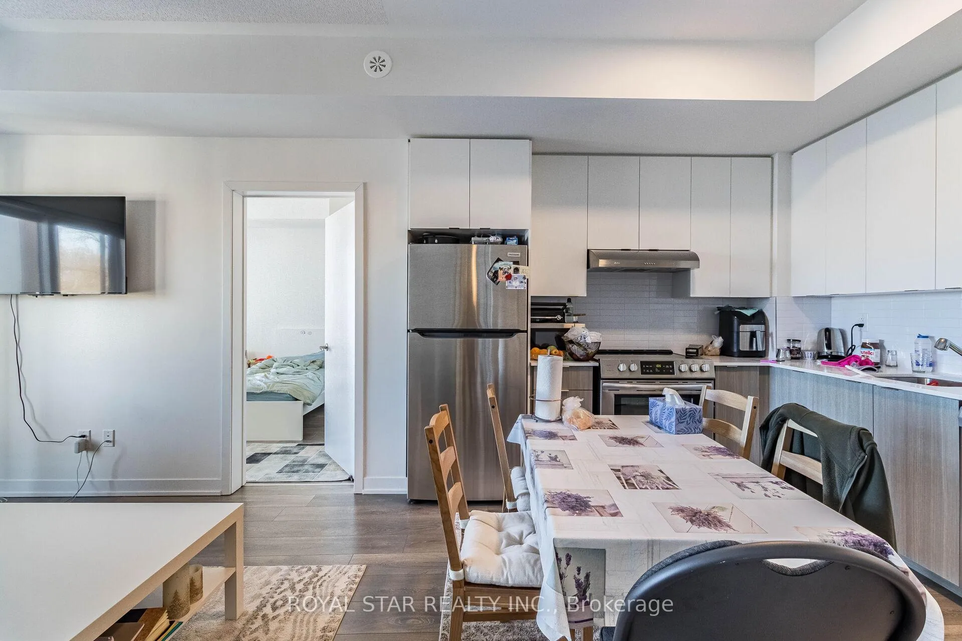 Photo 21 of Unit 401, 120 Canon Jackson Drive, North York, Beechborough-Greenbrook — HOMEH